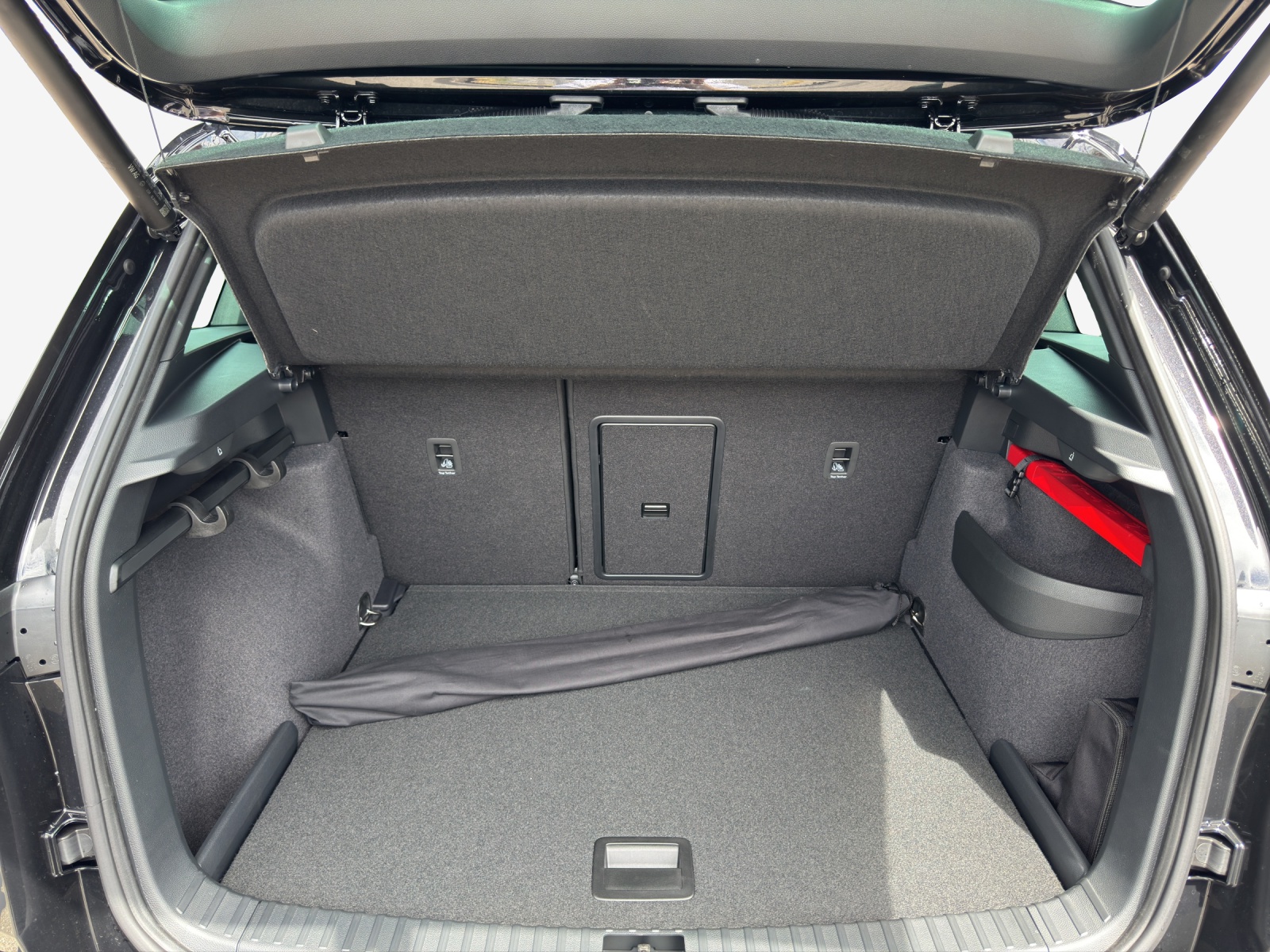 SKODA Karoq 2.0 TSI SportLine 4x4 DSG-image-12