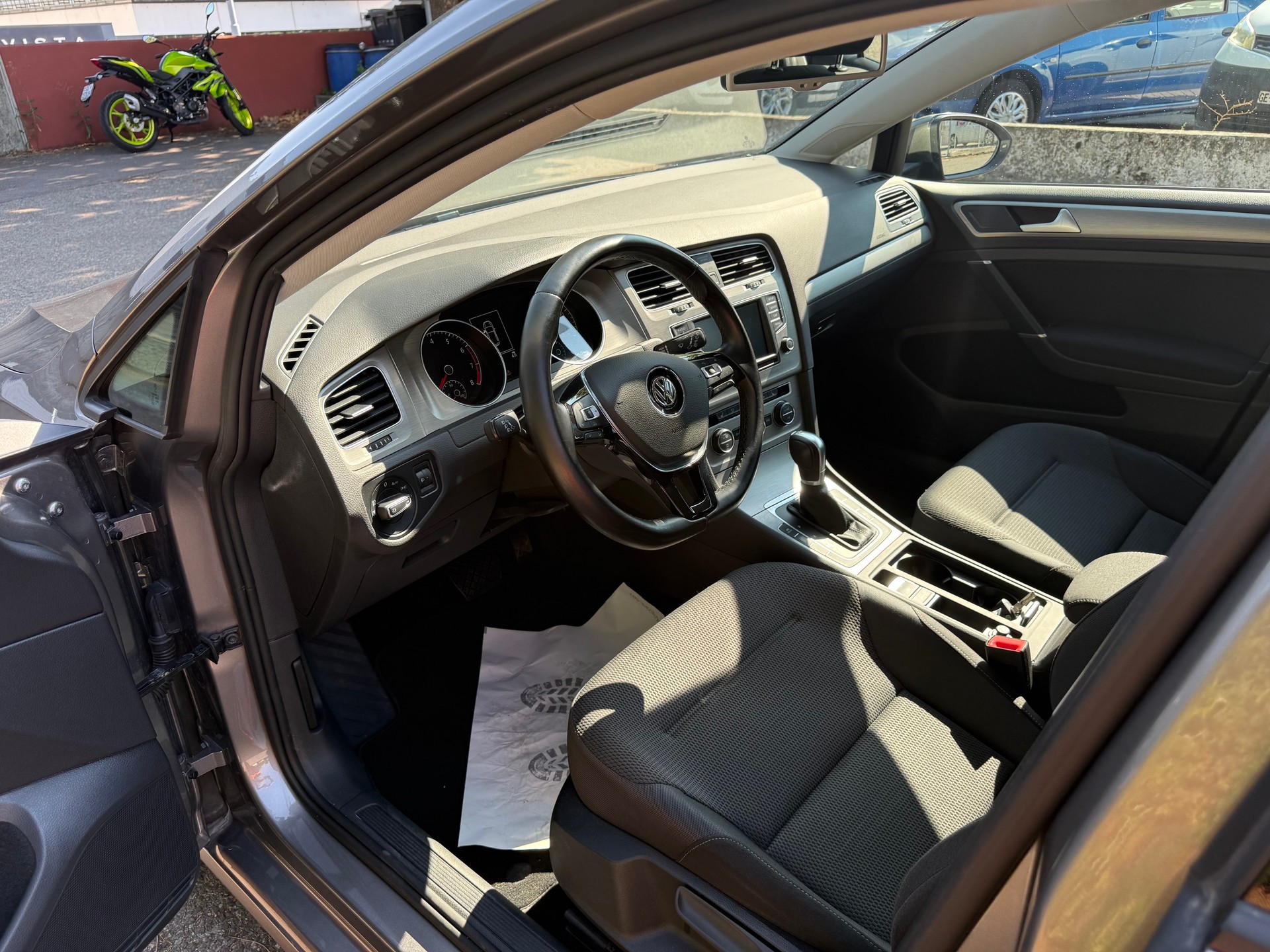 VW Golf 1.4 TSI Comfortline DSG ( Visite du jour-Garantie-Service à jour )-image-9