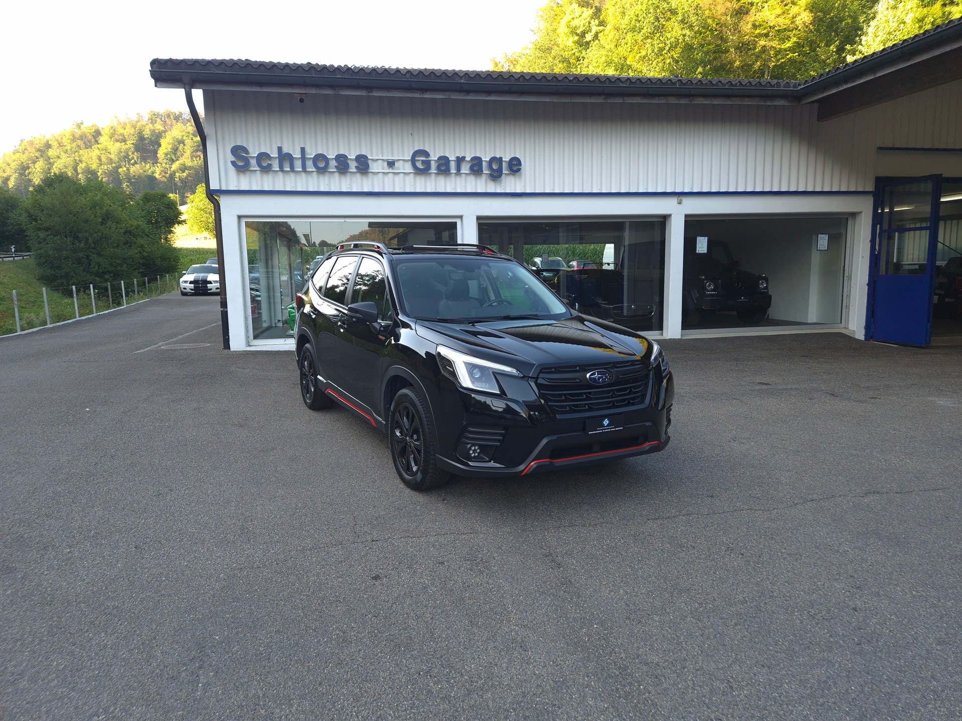 SUBARU Forester 2.0i e-Boxer Luxury Lineartronic-showroom-element-1