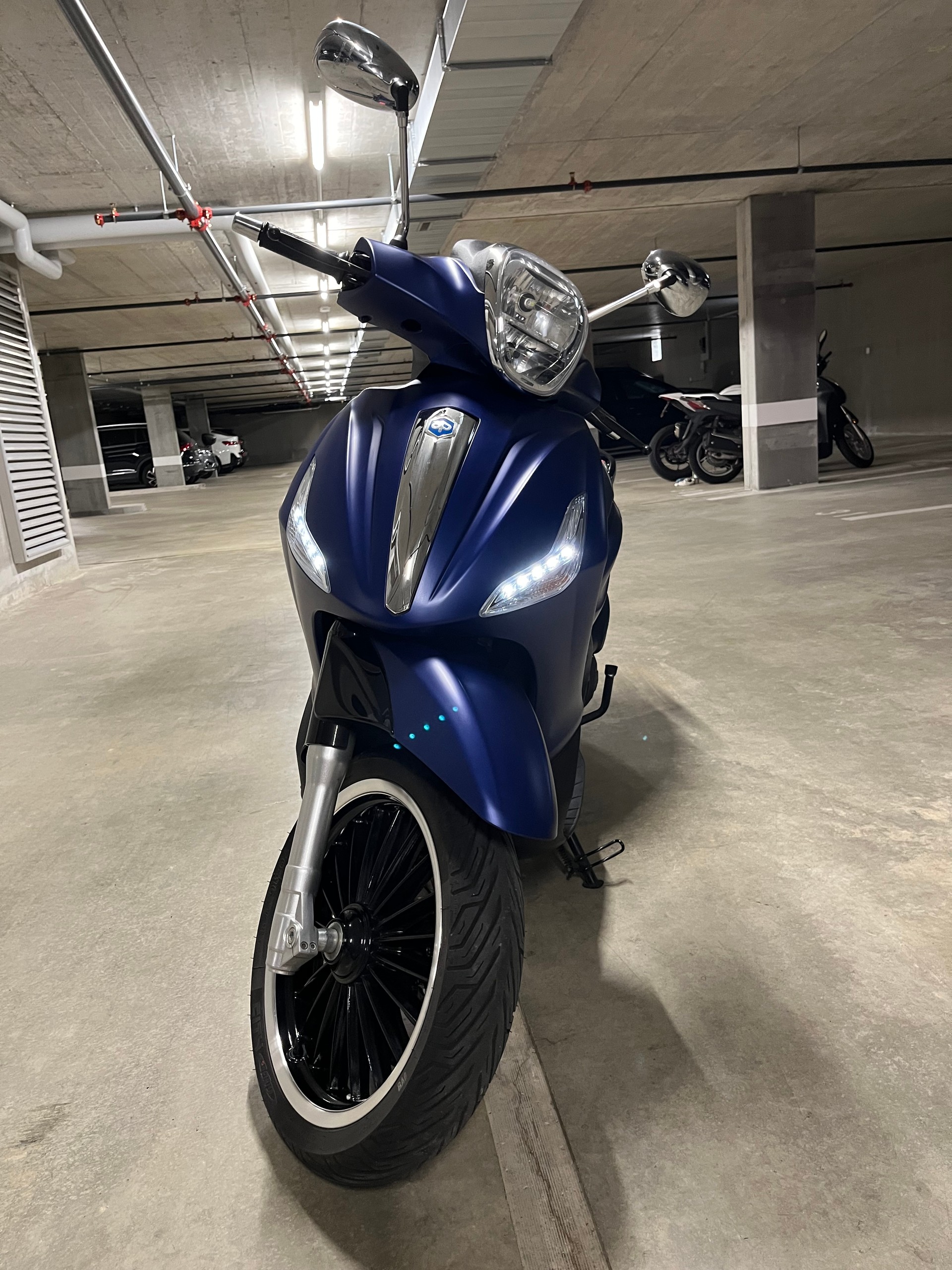 PIAGGIO Beverly 300 i.e. ABS Police-image-0