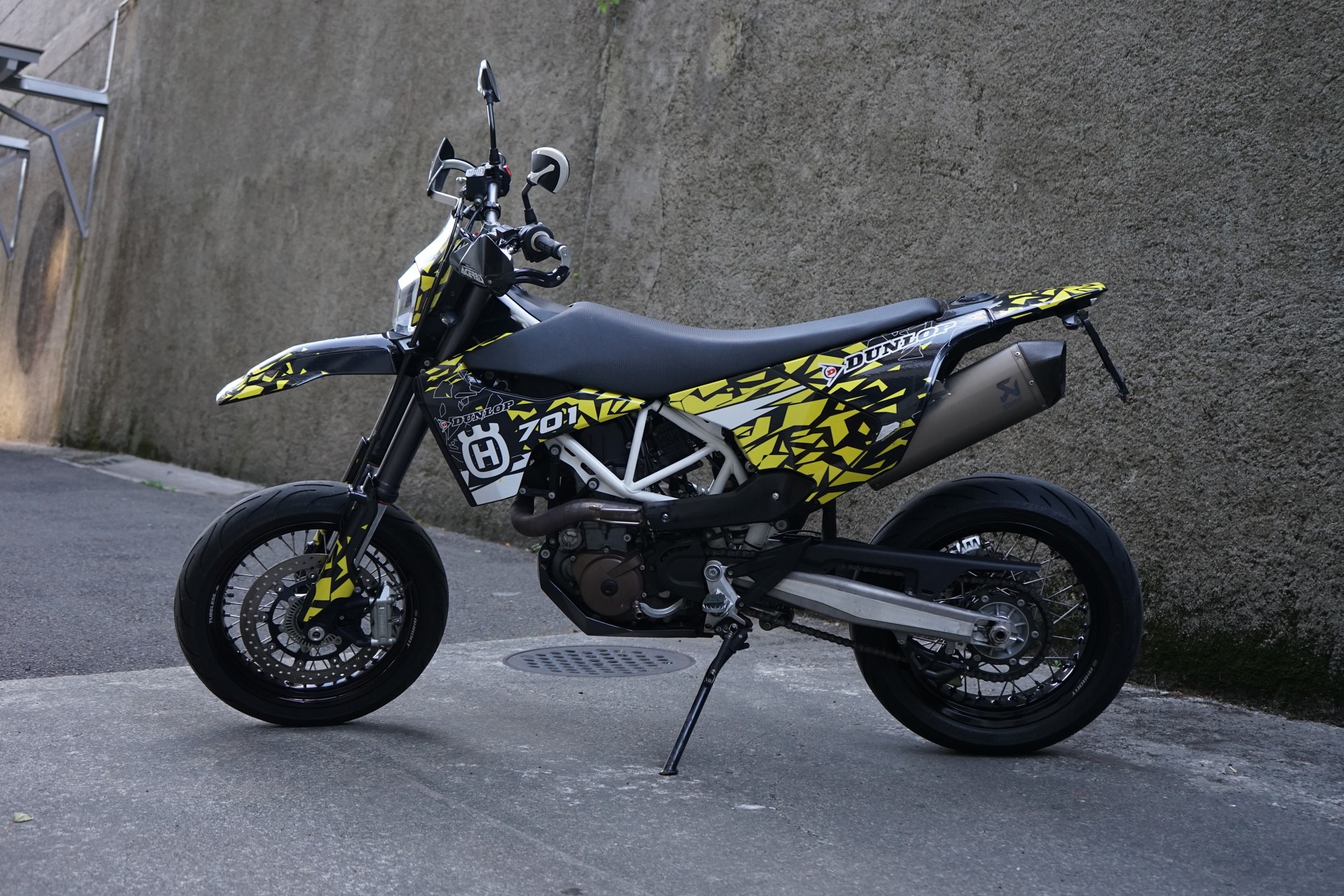 HUSQVARNA 701 Supermoto