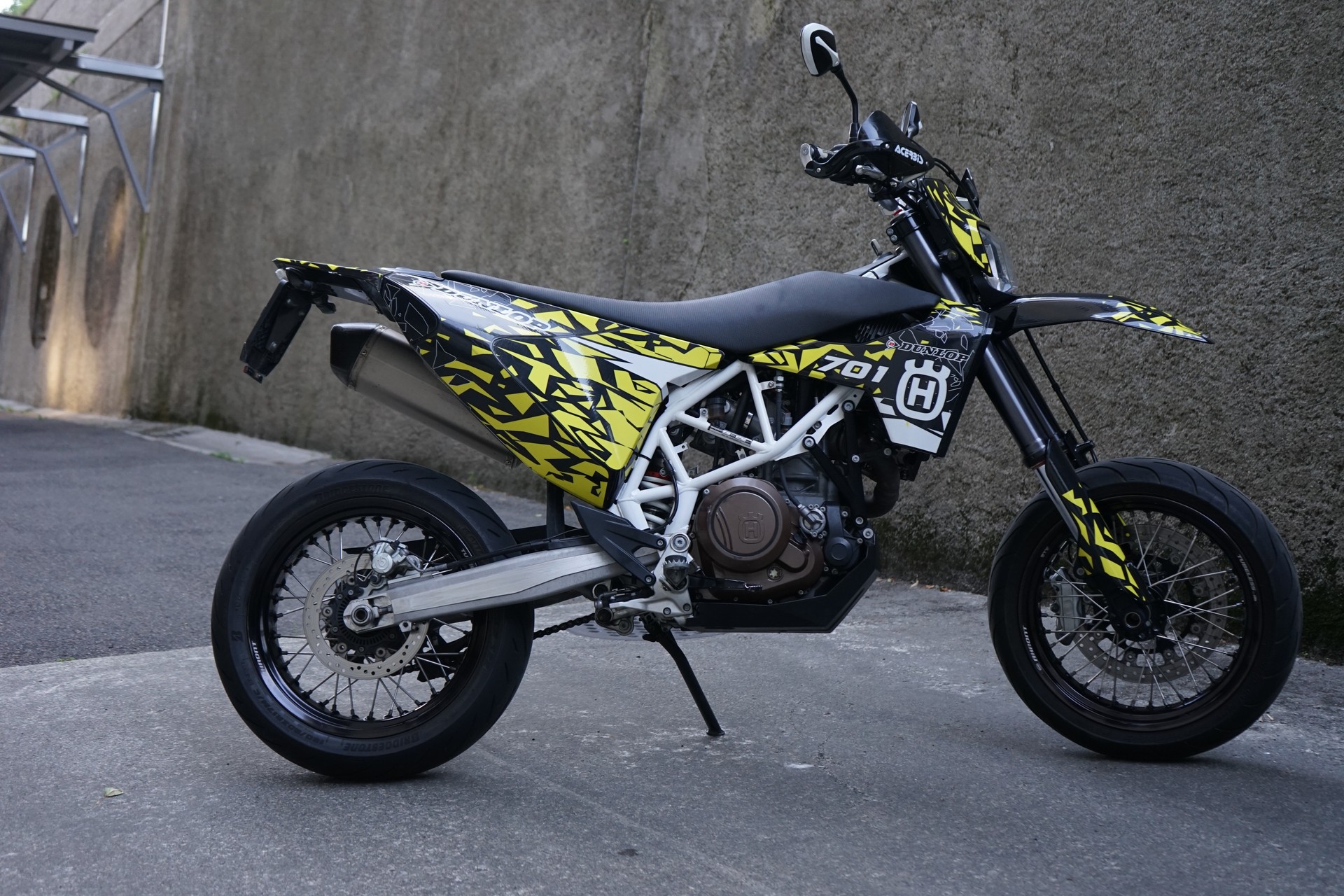 HUSQVARNA 701 Supermoto-image-1