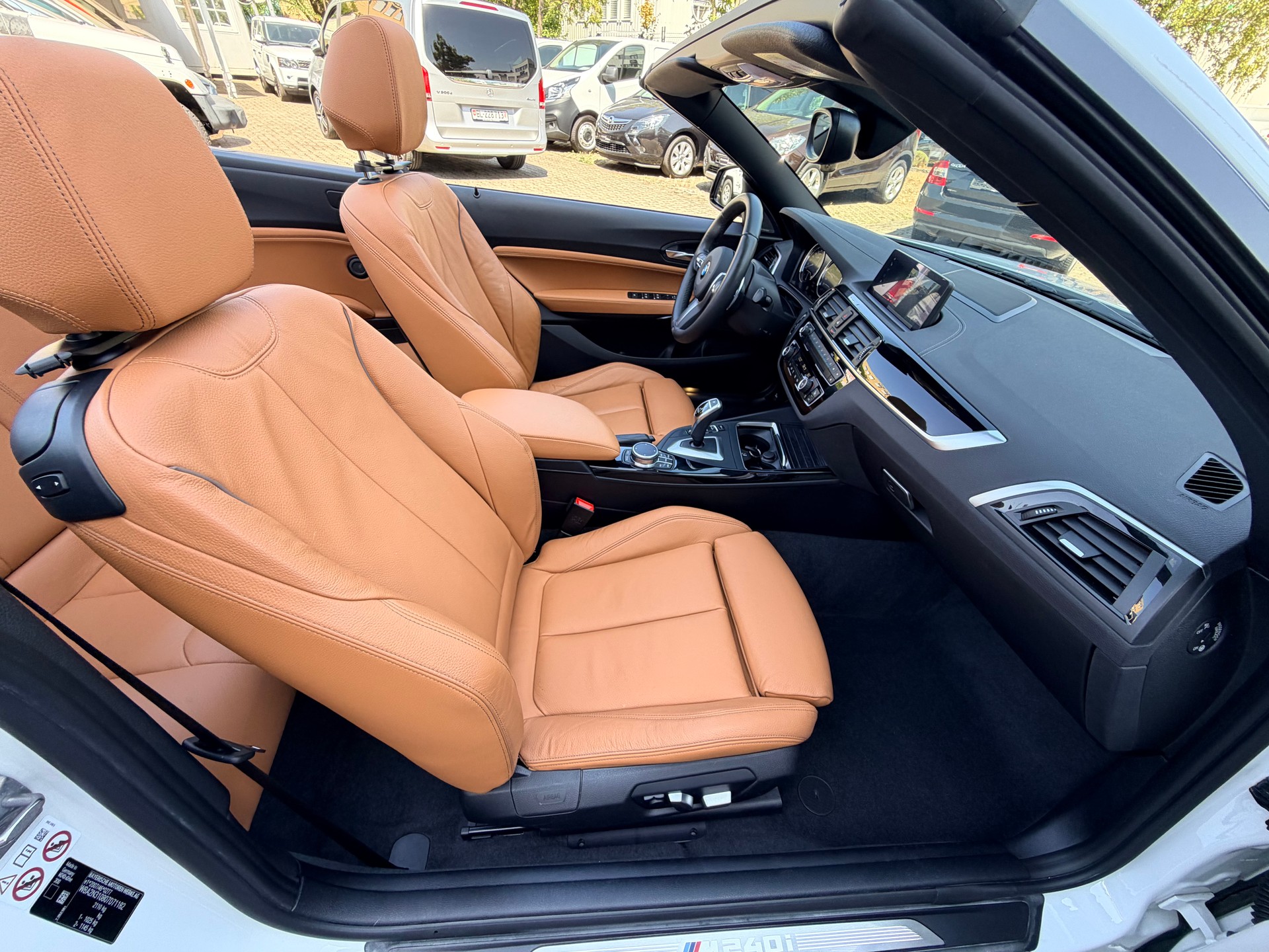BMW M240i xDrive Steptronic-image-9