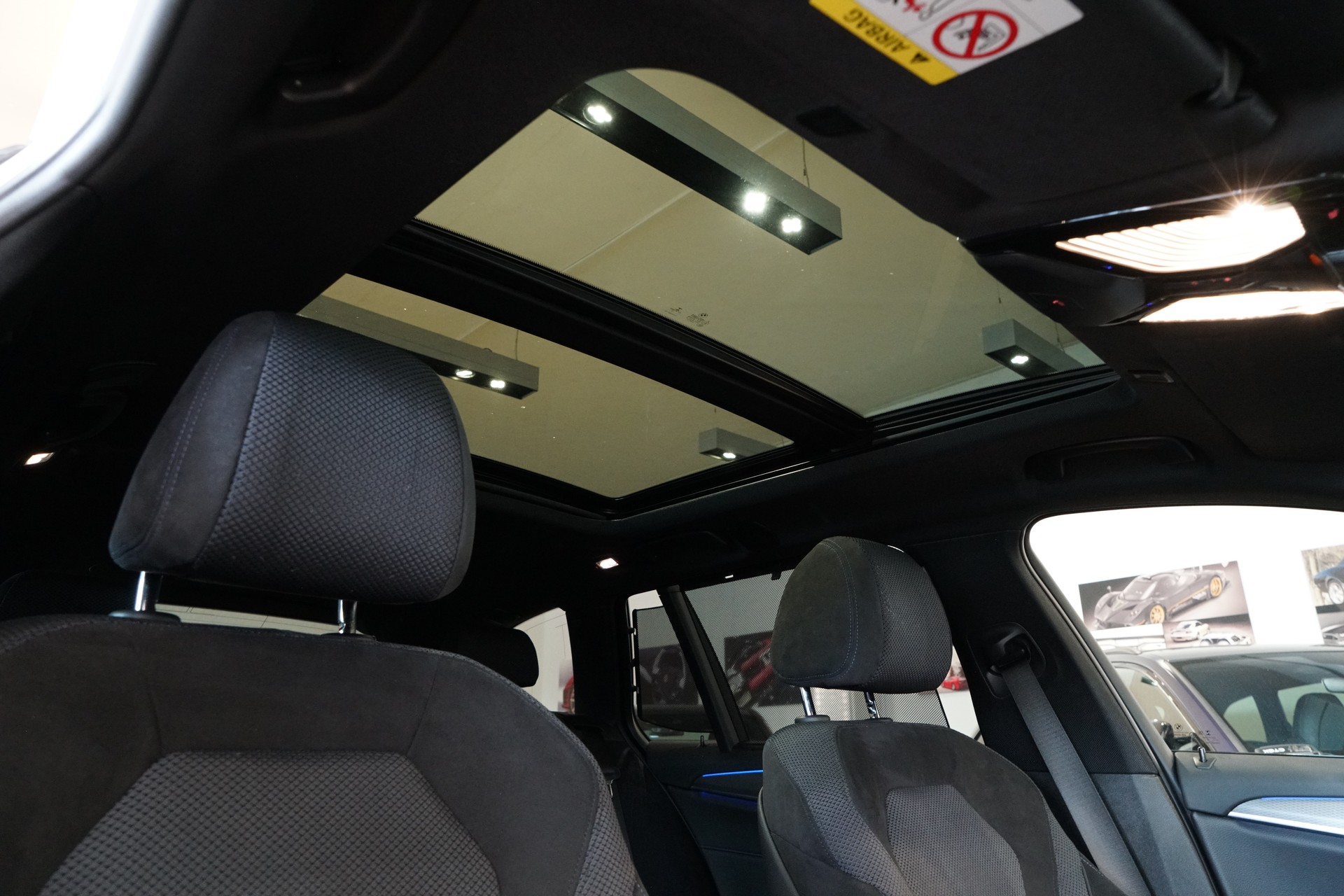 BMW 530d xDrive Touring M-Sport Line Steptronic-image-11