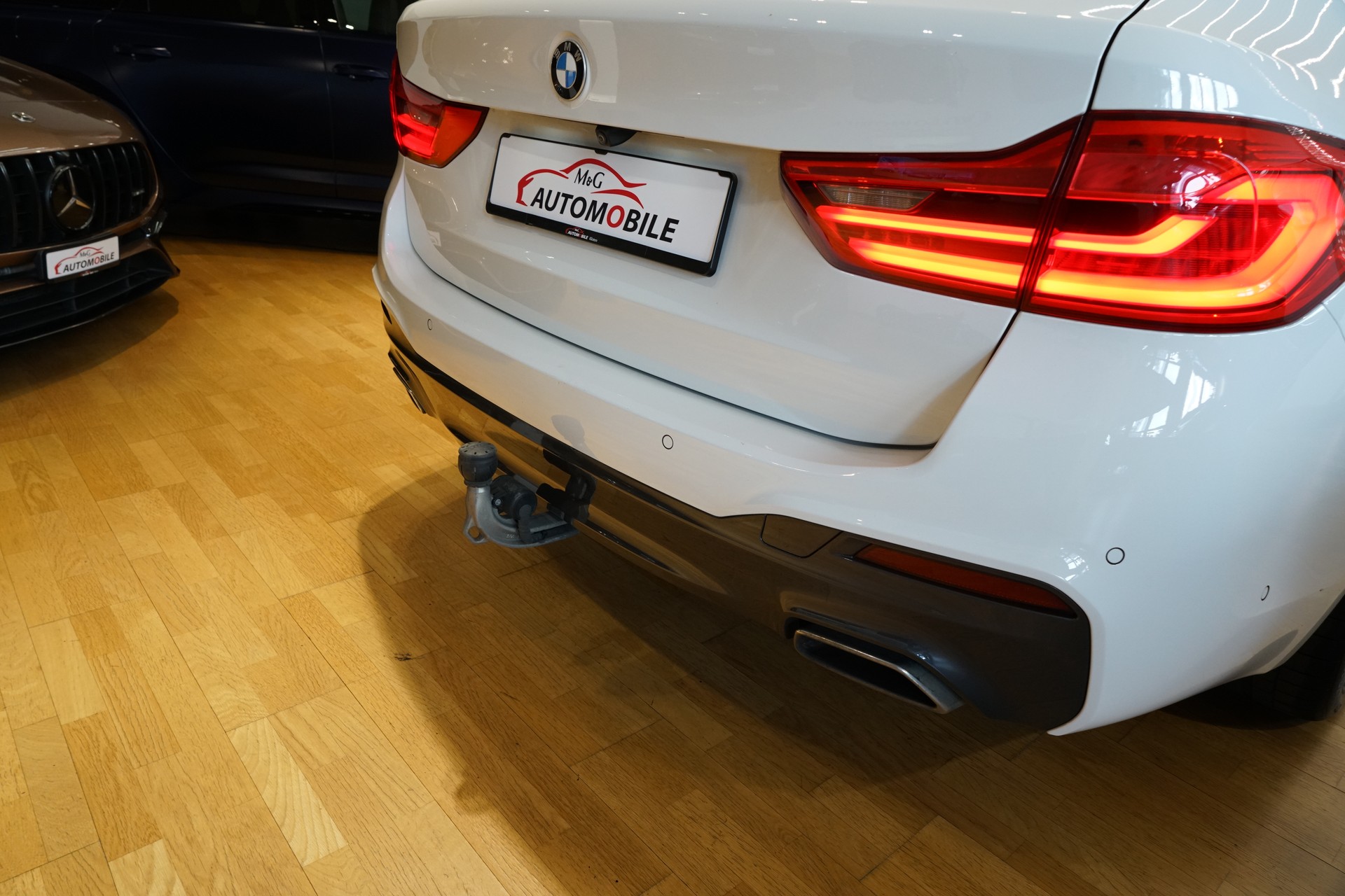 BMW 530d xDrive Touring M-Sport Line Steptronic-image-7