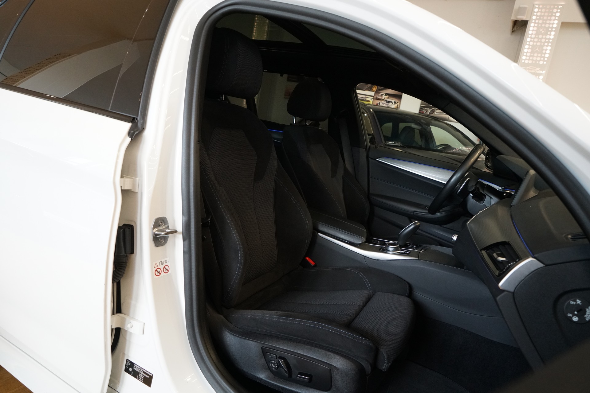 BMW 530d xDrive Touring M-Sport Line Steptronic-image-20