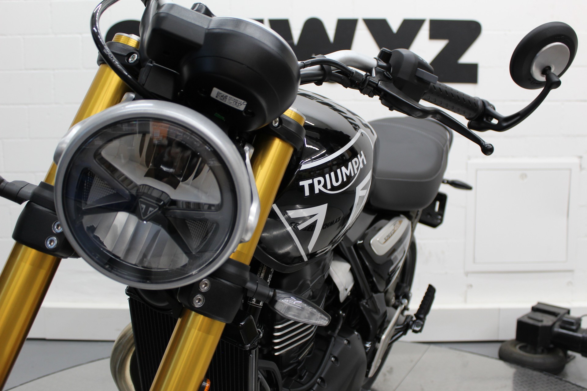 TRIUMPH Speed 400-image-5