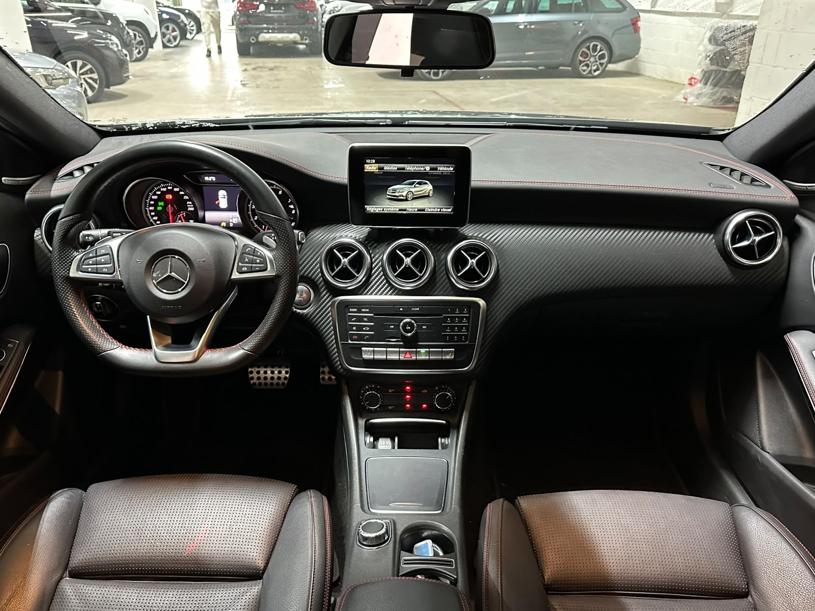MERCEDES-BENZ A 200 AMG Line 7G-DCT-image-7