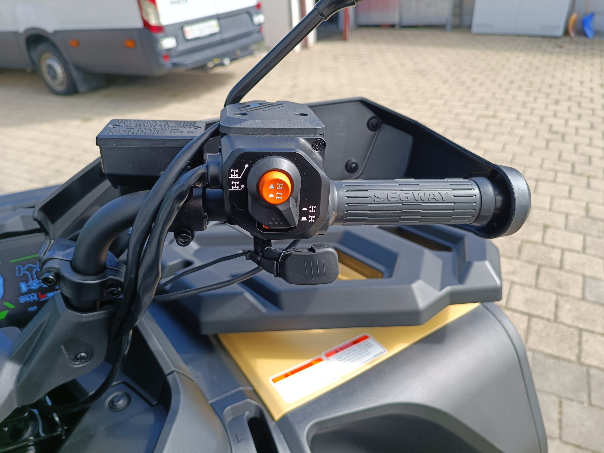 SEGWAY Snarler AT10 L DLX EPS-image-9