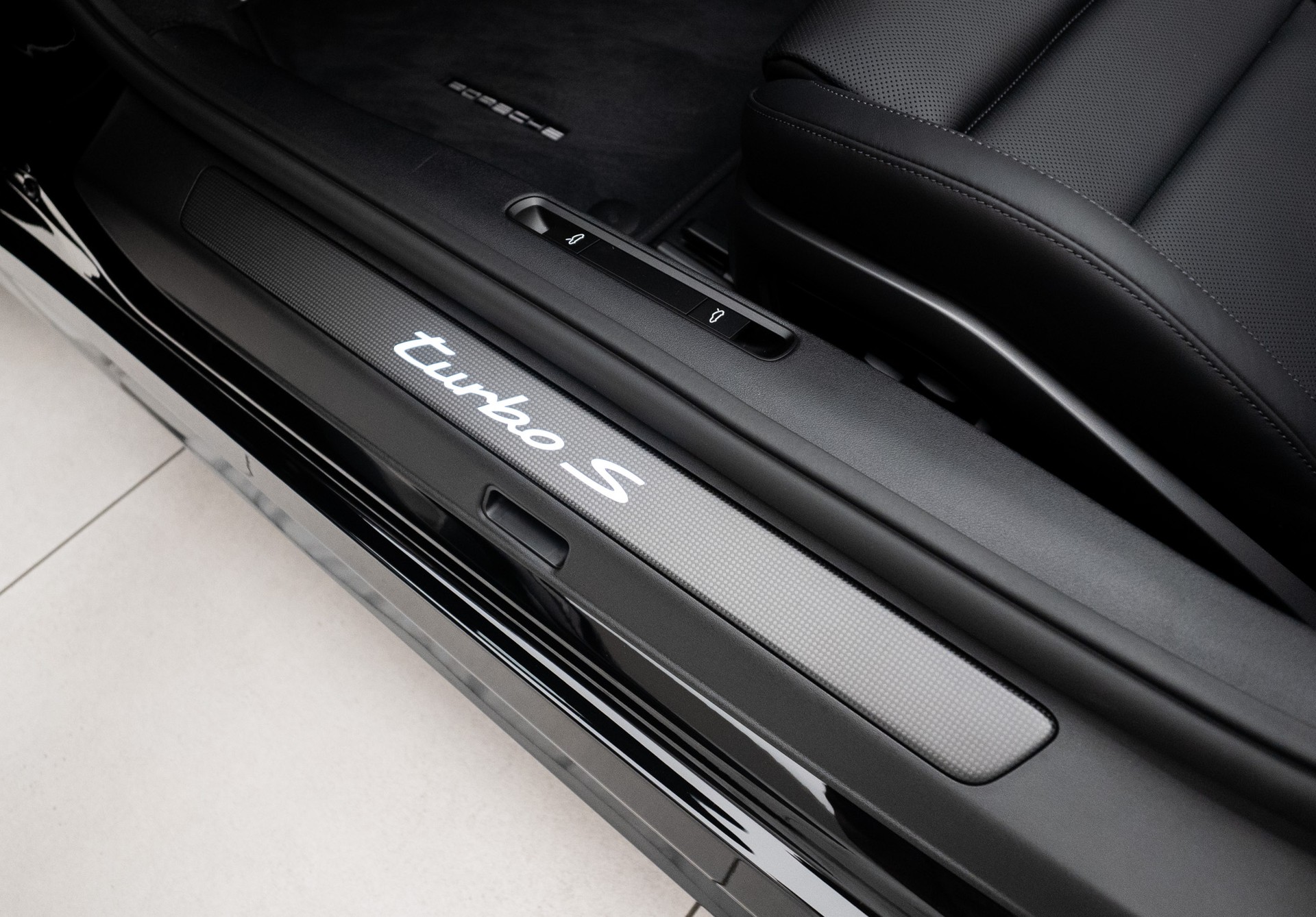 PORSCHE 911 Turbo S Cabriolet Vossen-image-9