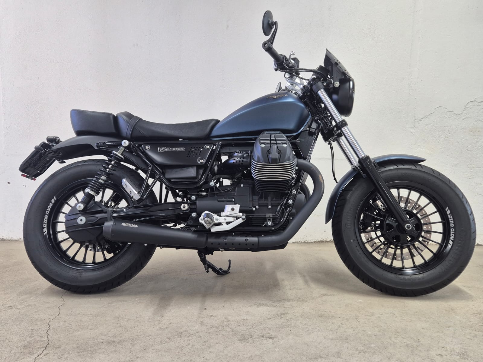 MOTO GUZZI V9 Bobber 850 ABS-image-0