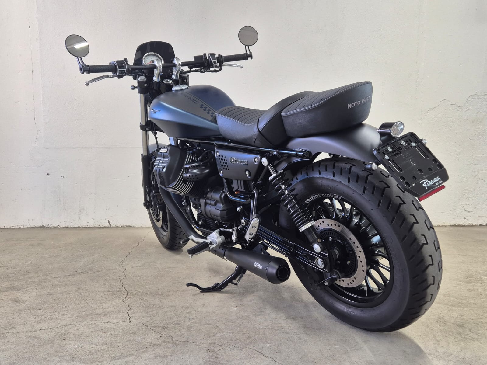 MOTO GUZZI V9 Bobber 850 ABS-image-3