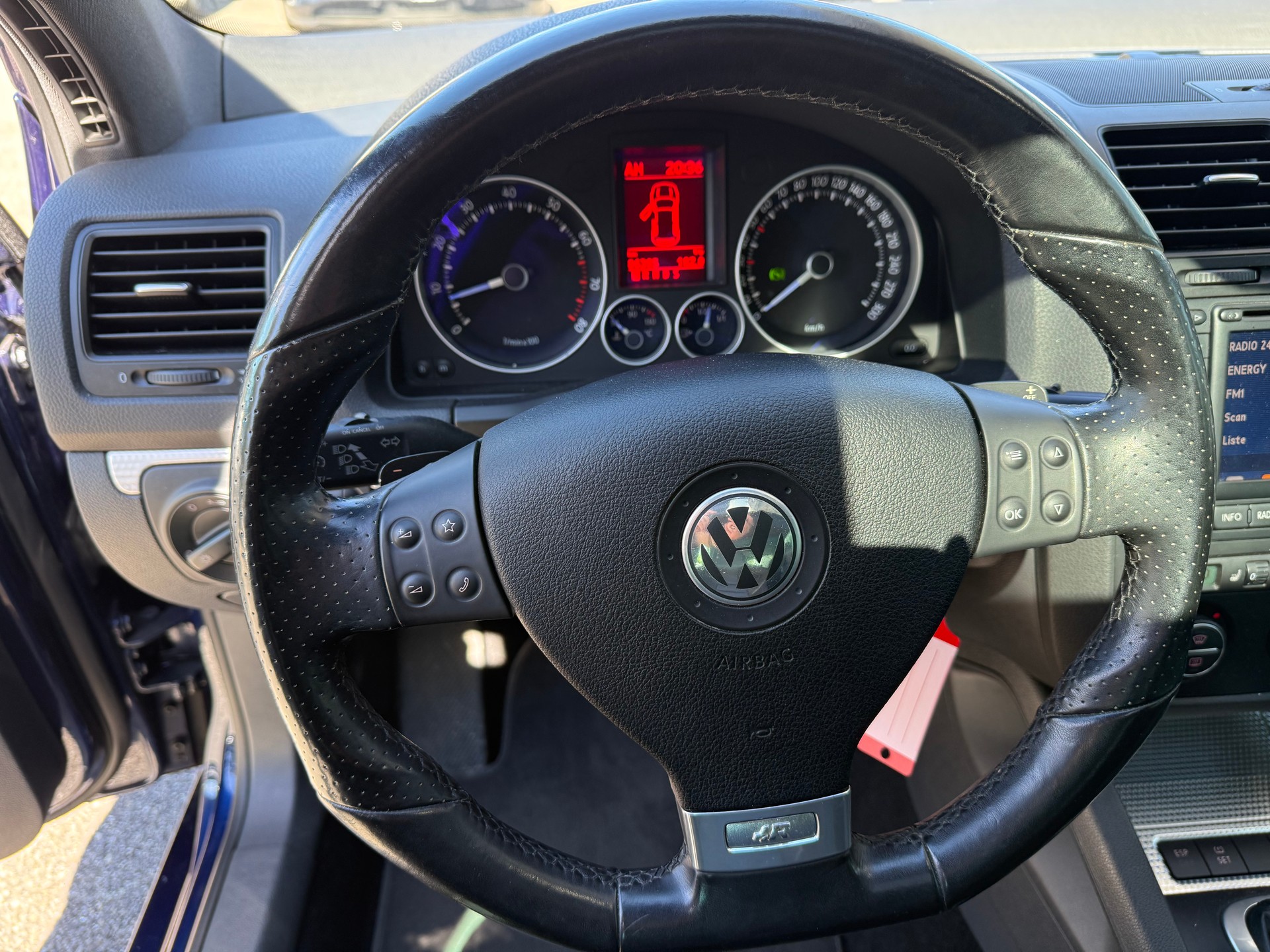VW Golf R32 4Motion-image-13
