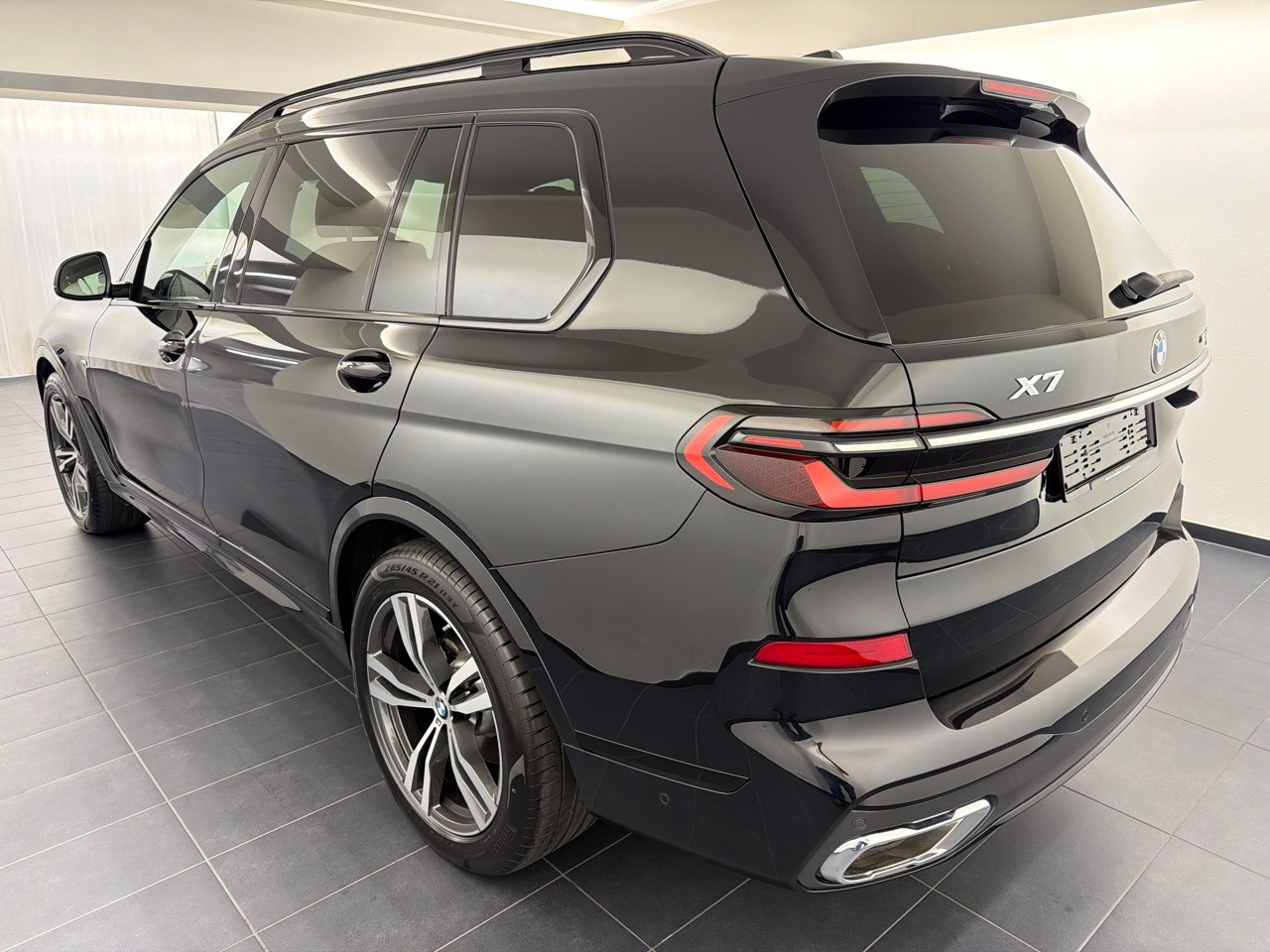 BMW X7 xDr 48V 40i M Sport-showroom-element-1