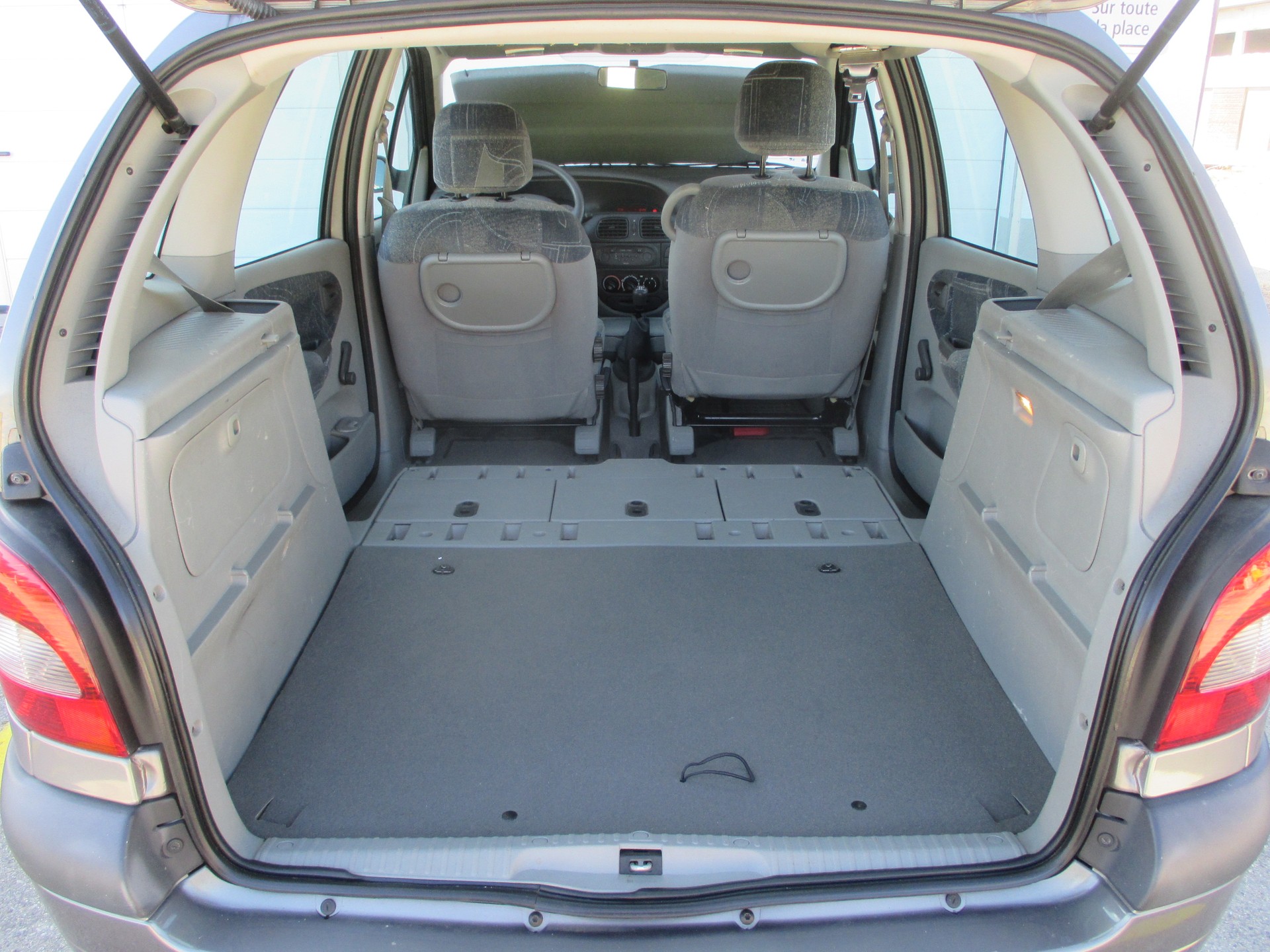 RENAULT Scénic 2.0 16V Expression-image-9