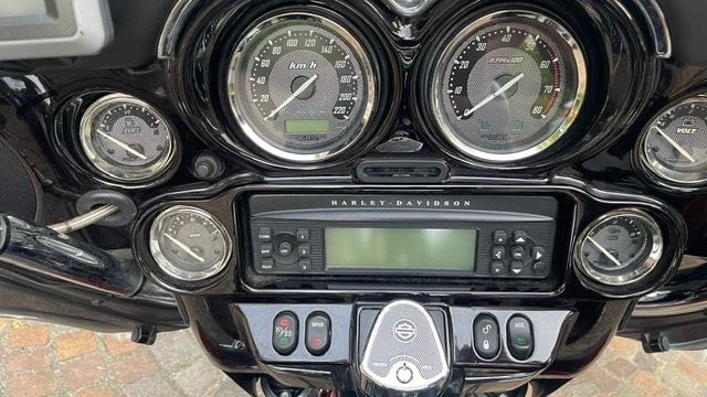 HARLEY-DAVIDSON FLHTCUSE6 Electra Glide Ultra Classic CVO ABS-image-4