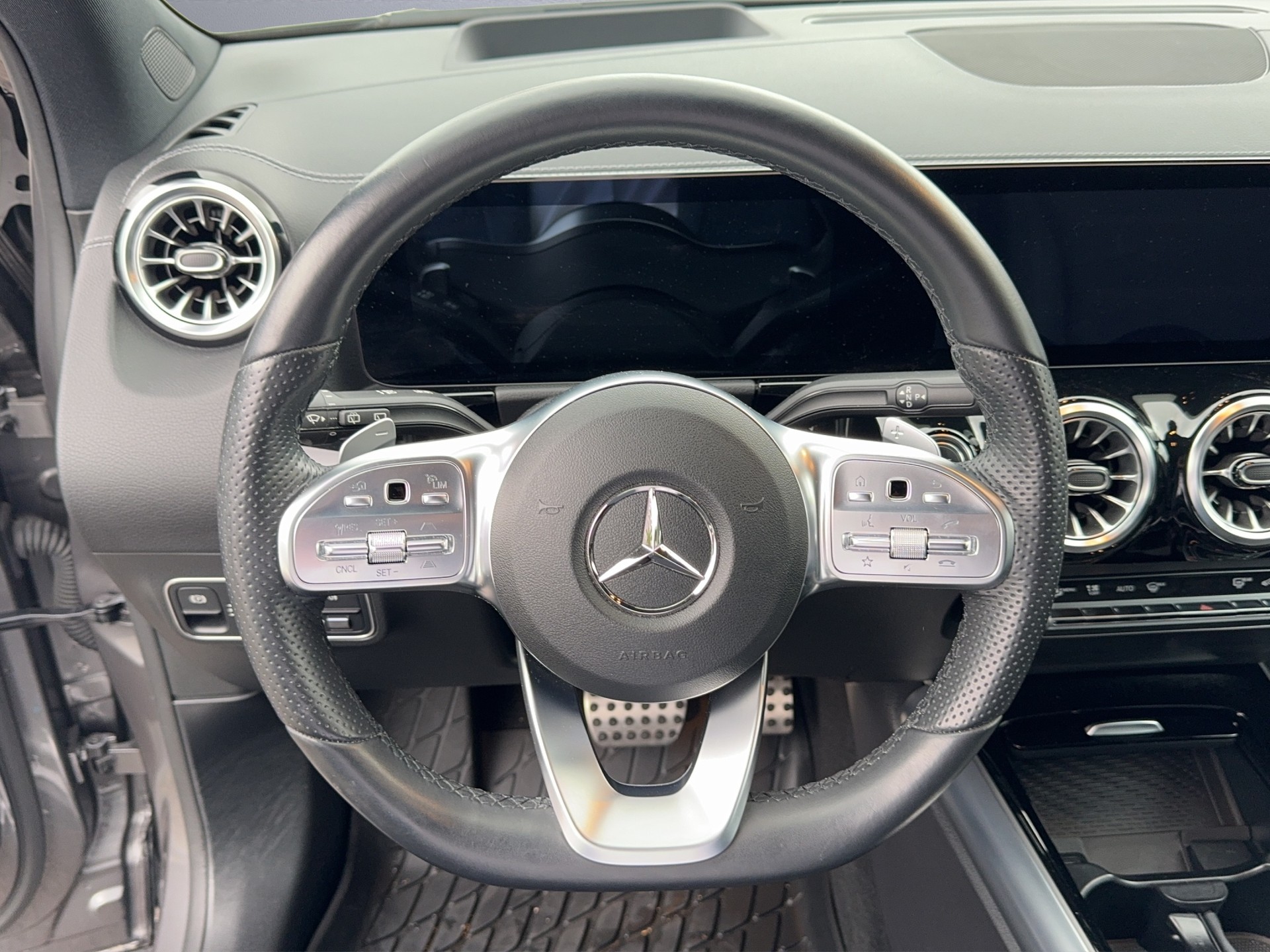 MERCEDES-BENZ EQA 350 4Matic-image-11