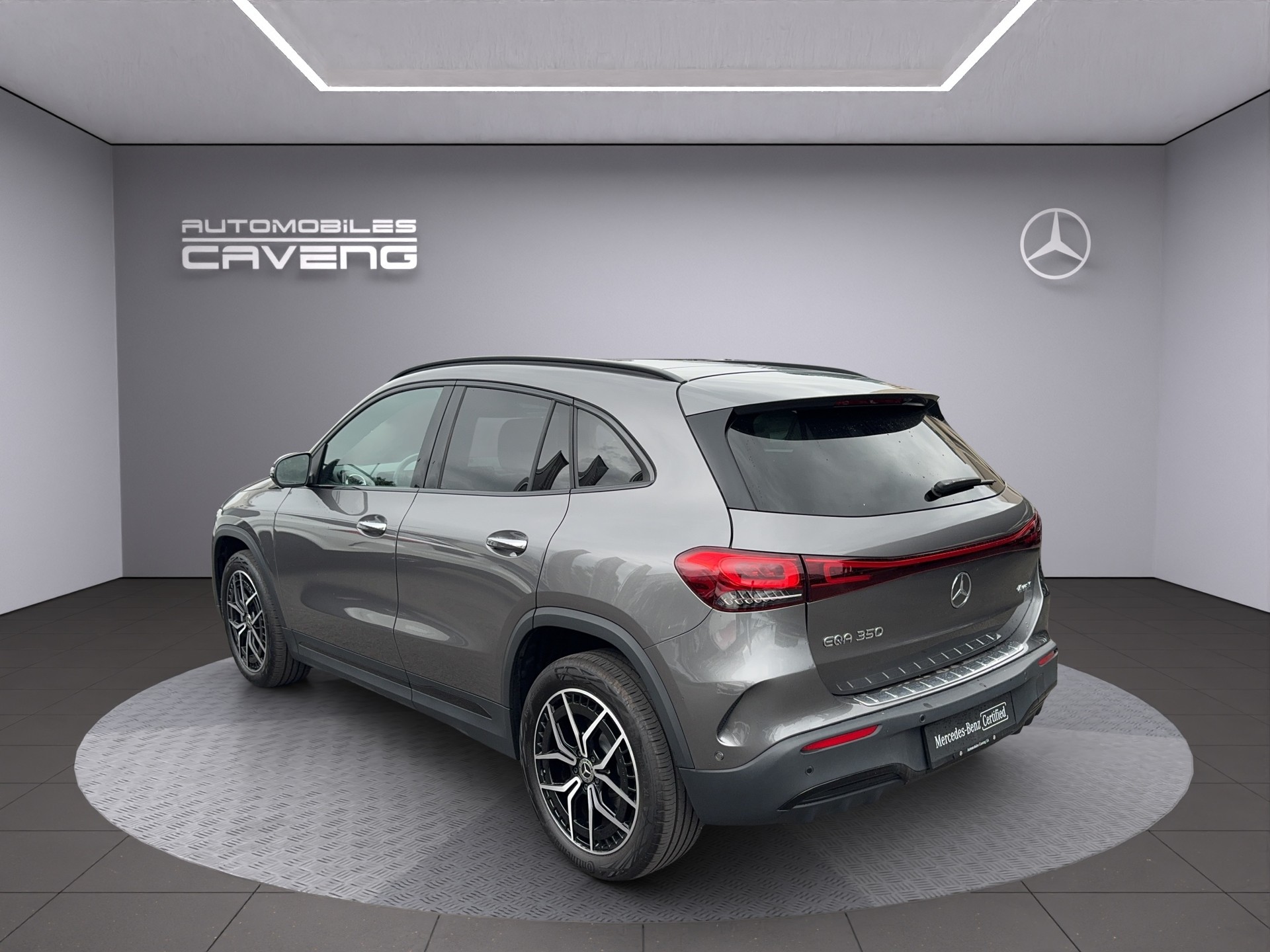 MERCEDES-BENZ EQA 350 4Matic-showroom-element-2
