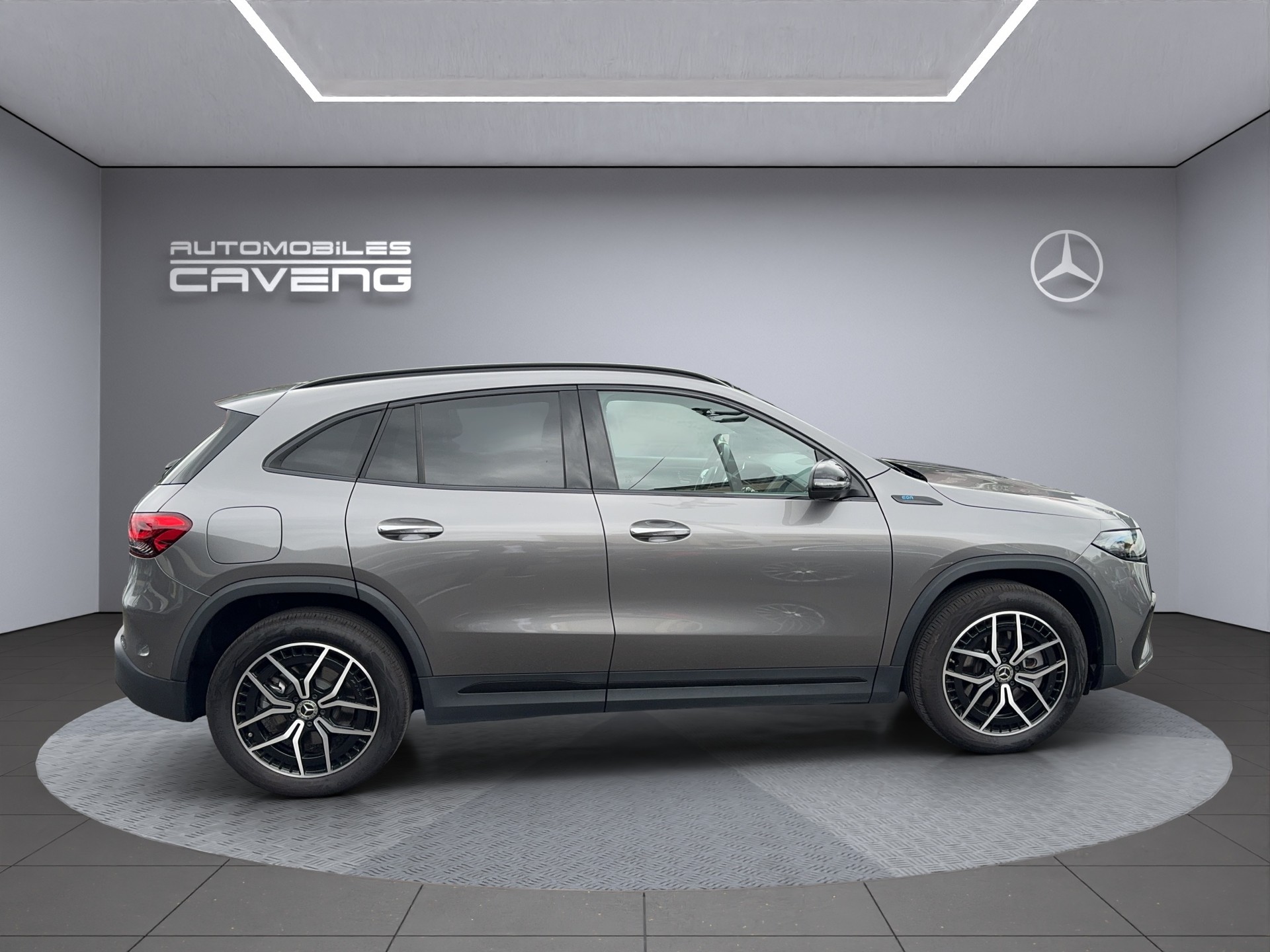 MERCEDES-BENZ EQA 350 4Matic-image-5