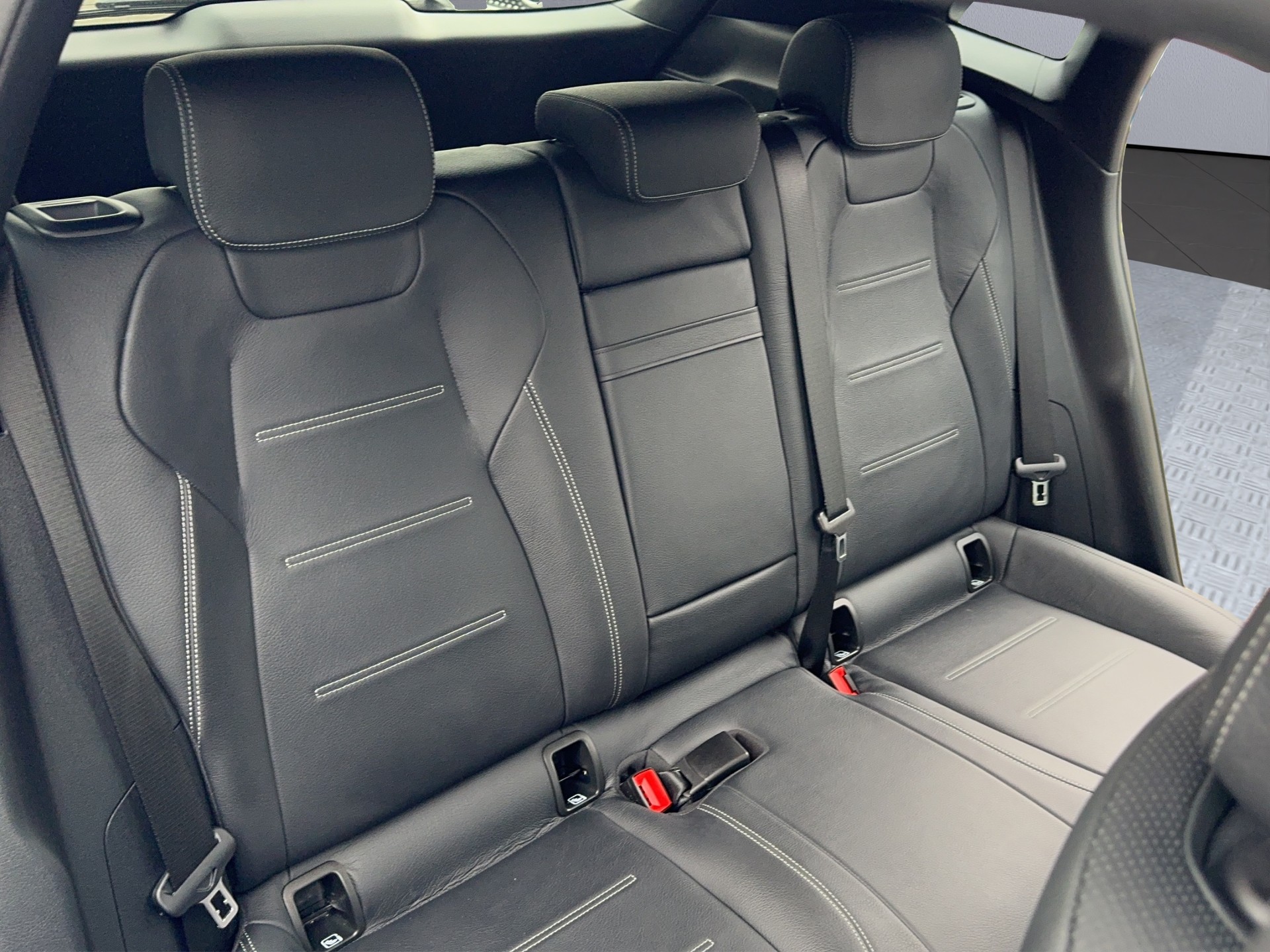 MERCEDES-BENZ EQA 350 4Matic-image-15