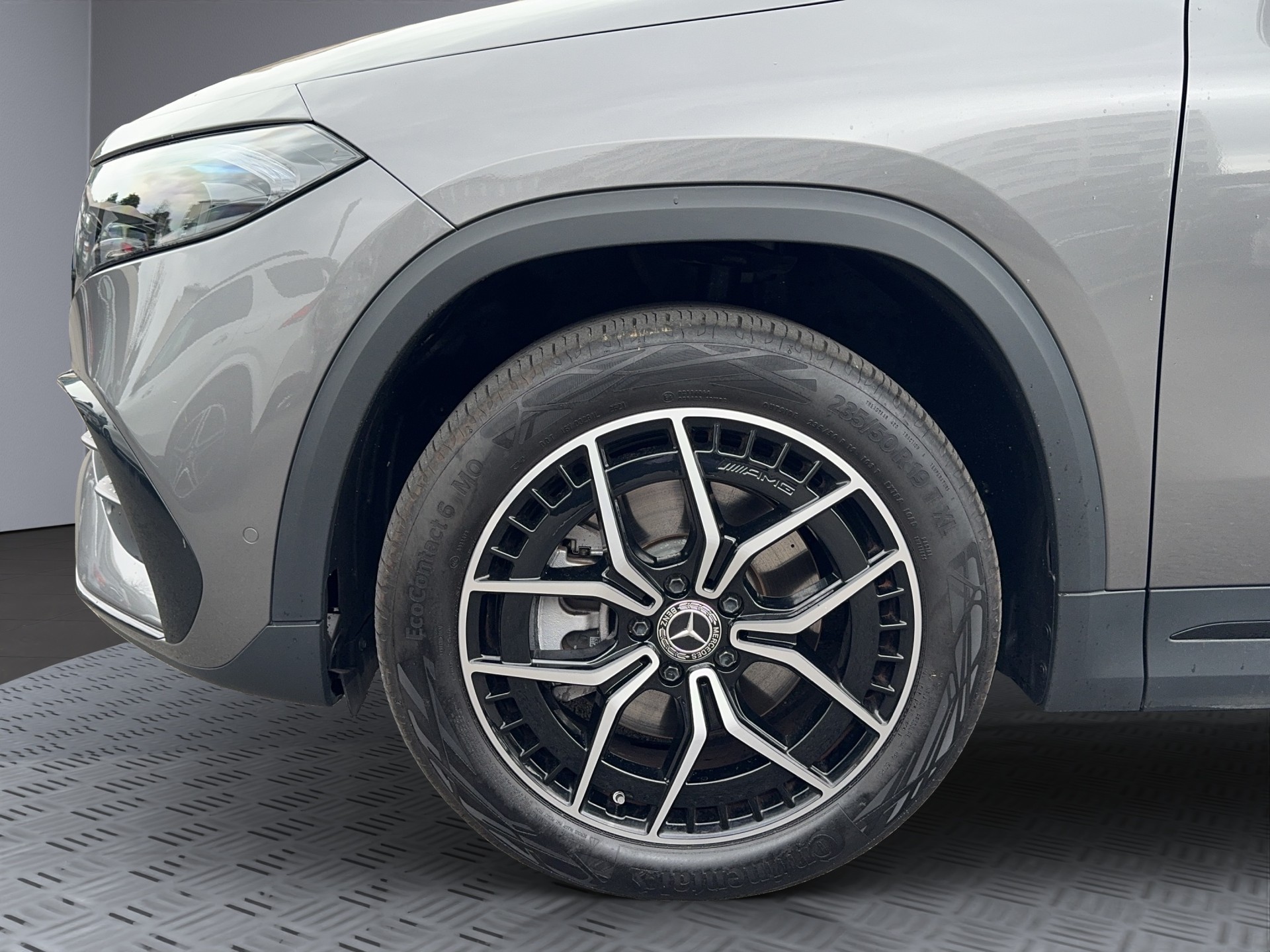 MERCEDES-BENZ EQA 350 4Matic-image-8