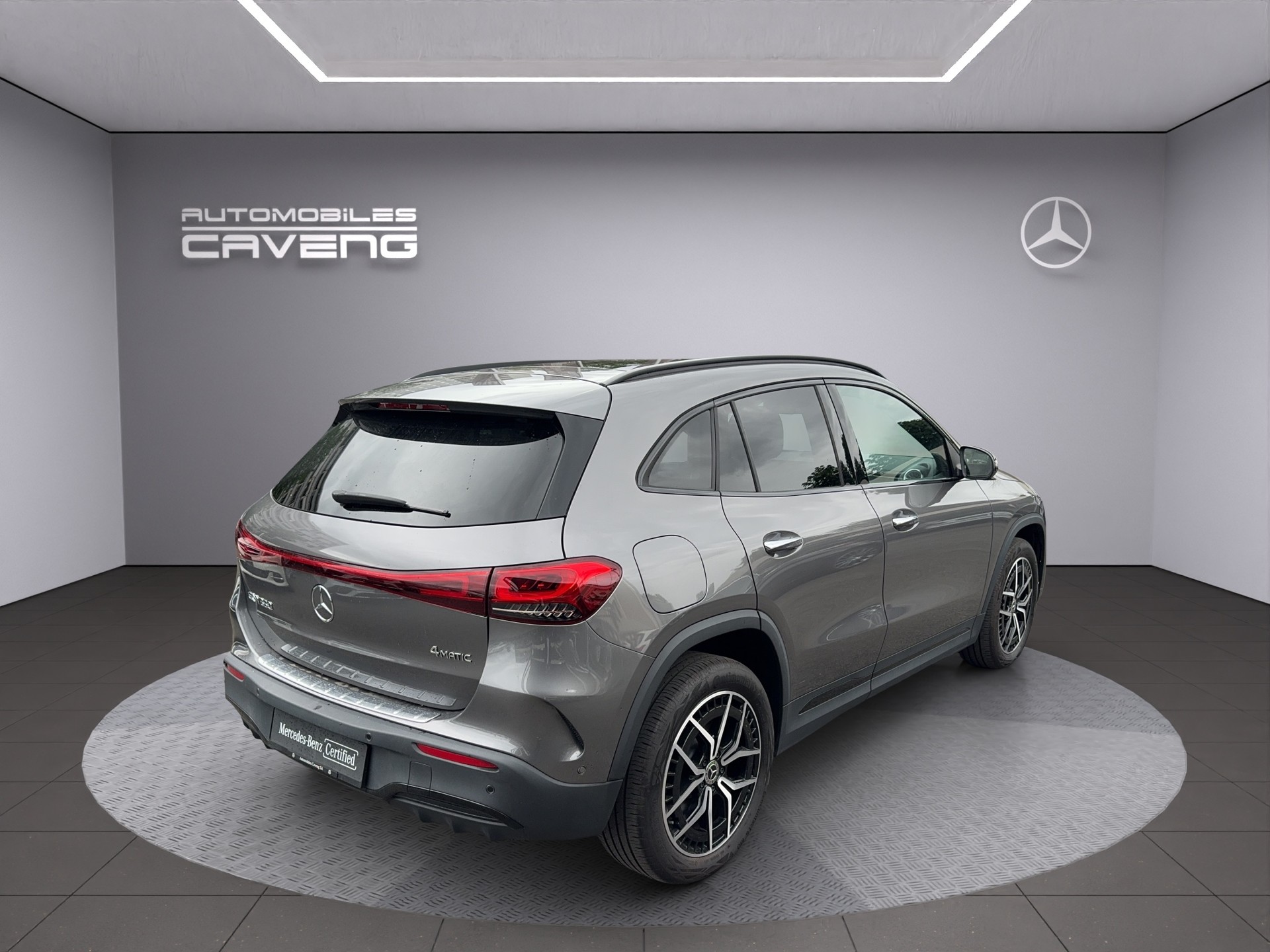 MERCEDES-BENZ EQA 350 4Matic-image-4