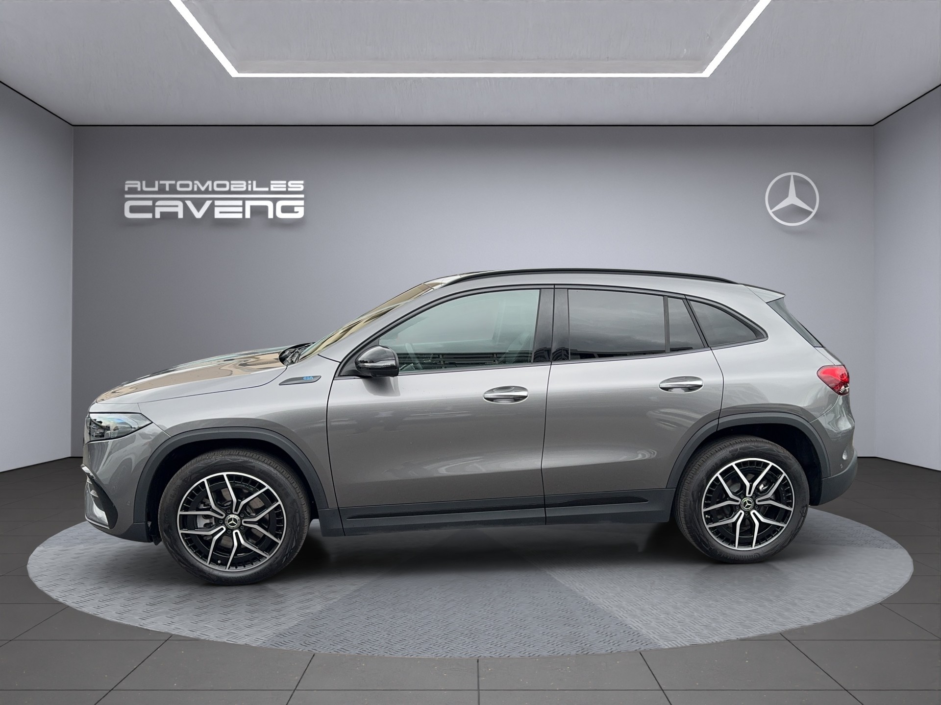 MERCEDES-BENZ EQA 350 4Matic-showroom-element-1