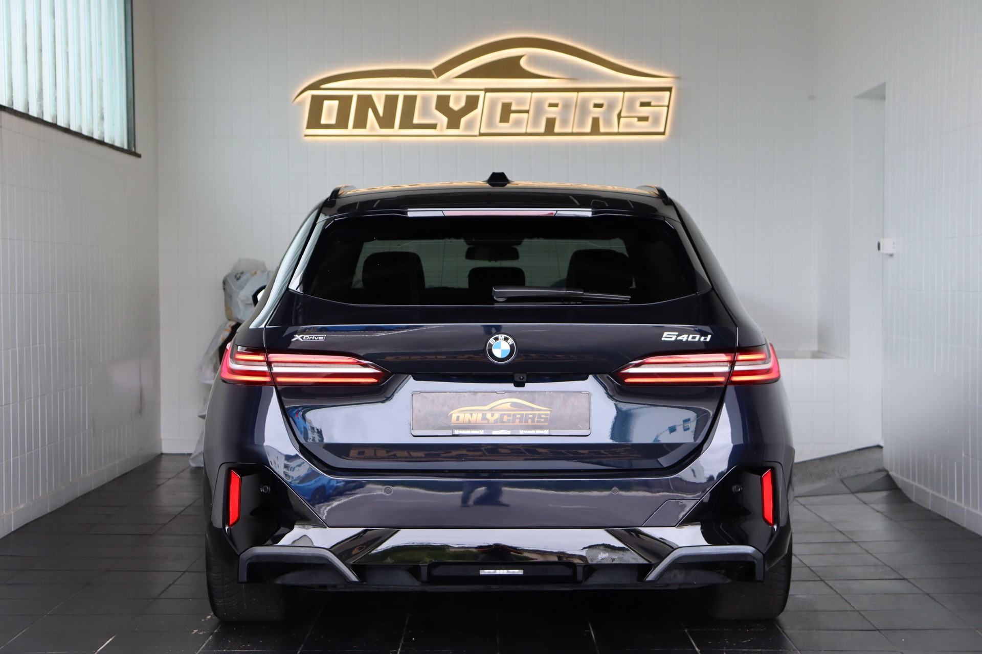 BMW 540d XDRIVE 48V TOURING M SPORT STEPTRONIC ** FAHRASSISTENZ-PAKET ** BOWERS & WILKINS ** 360 GRA PARK-PAKET **-image-5