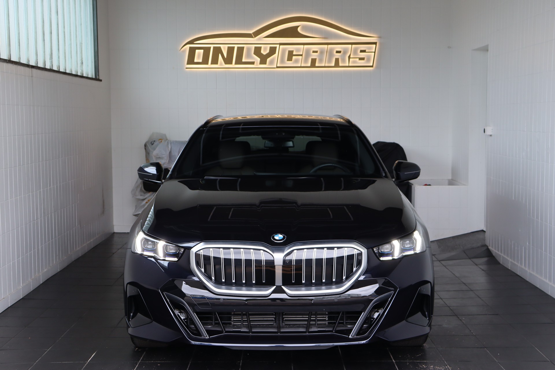 BMW 540d XDRIVE 48V TOURING M SPORT STEPTRONIC ** FAHRASSISTENZ-PAKET ** BOWERS & WILKINS ** 360 GRA PARK-PAKET **-showroom-element-2
