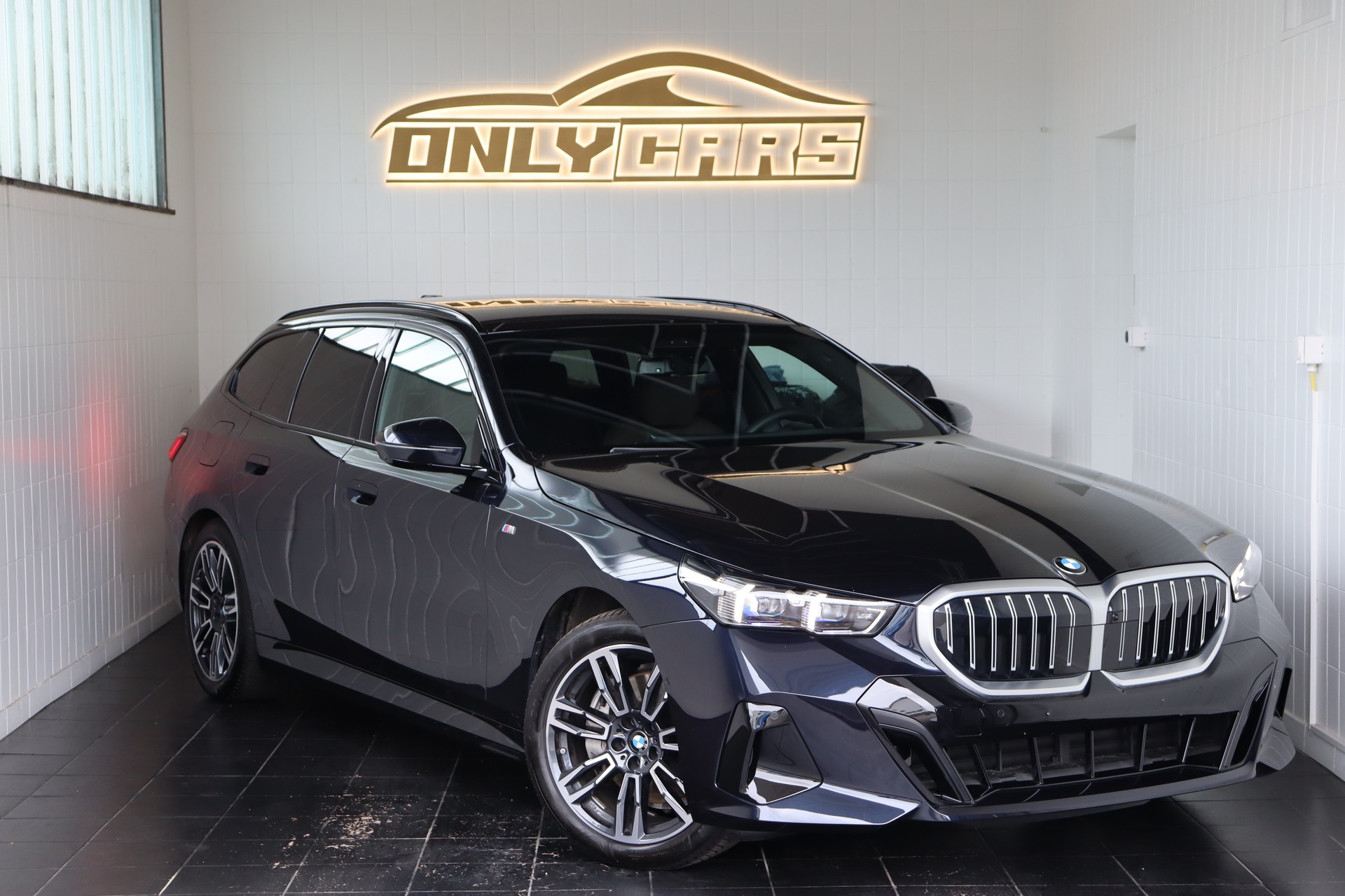 BMW 540d XDRIVE 48V TOURING M SPORT STEPTRONIC ** FAHRASSISTENZ-PAKET ** BOWERS & WILKINS ** 360 GRA PARK-PAKET **