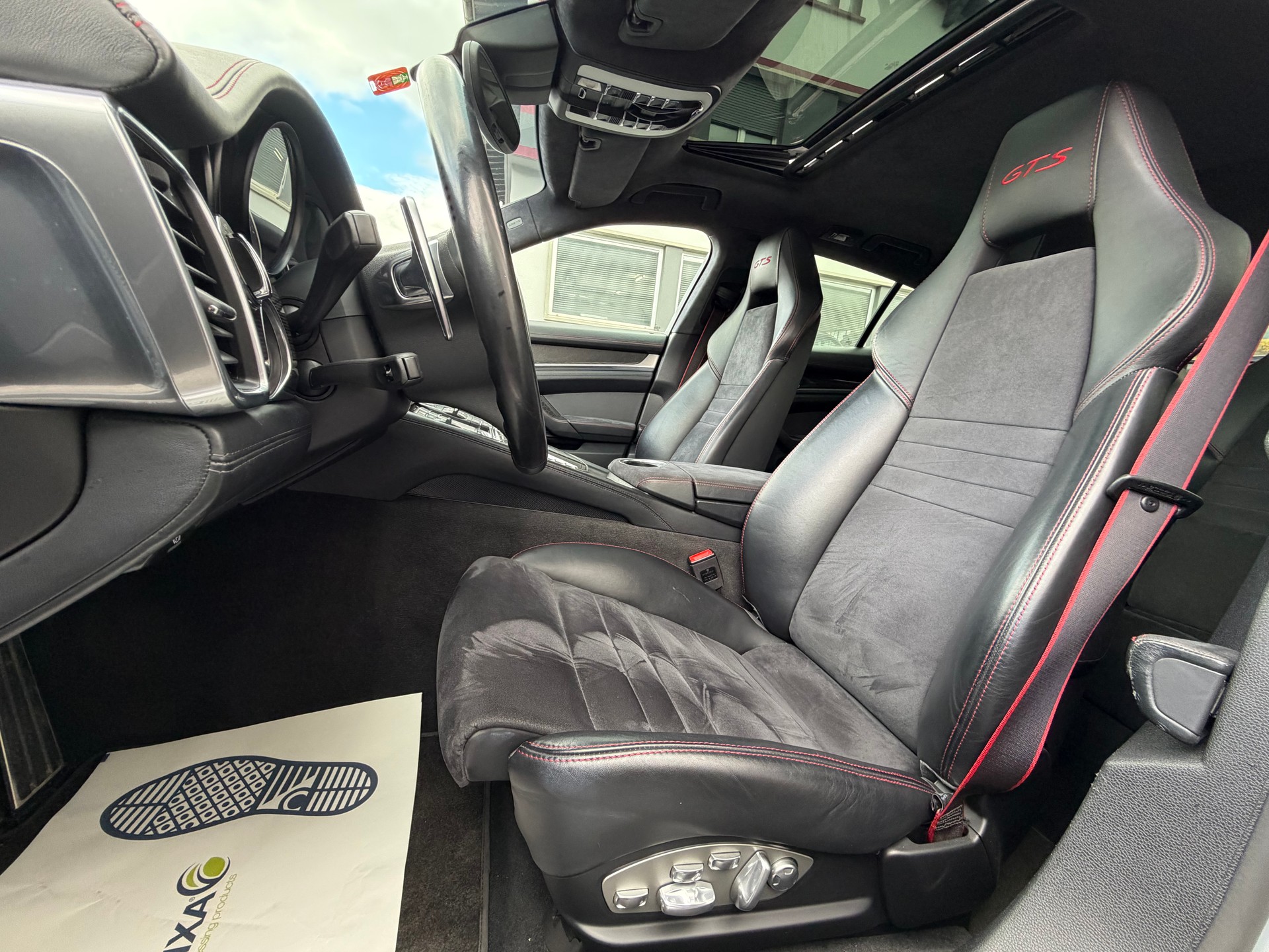 PORSCHE Panamera GTS 4.8 PDK-image-6
