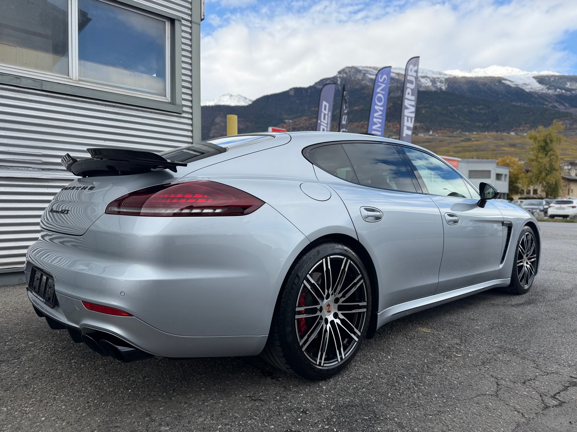 PORSCHE Panamera GTS 4.8 PDK-image-3
