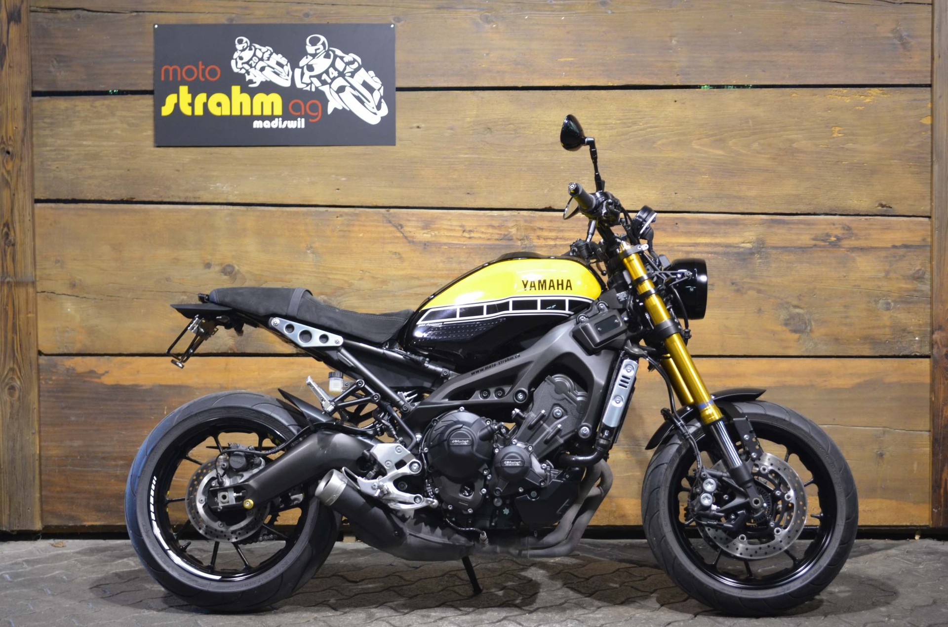 YAMAHA XSR 900 ABS Anniversary-image-1