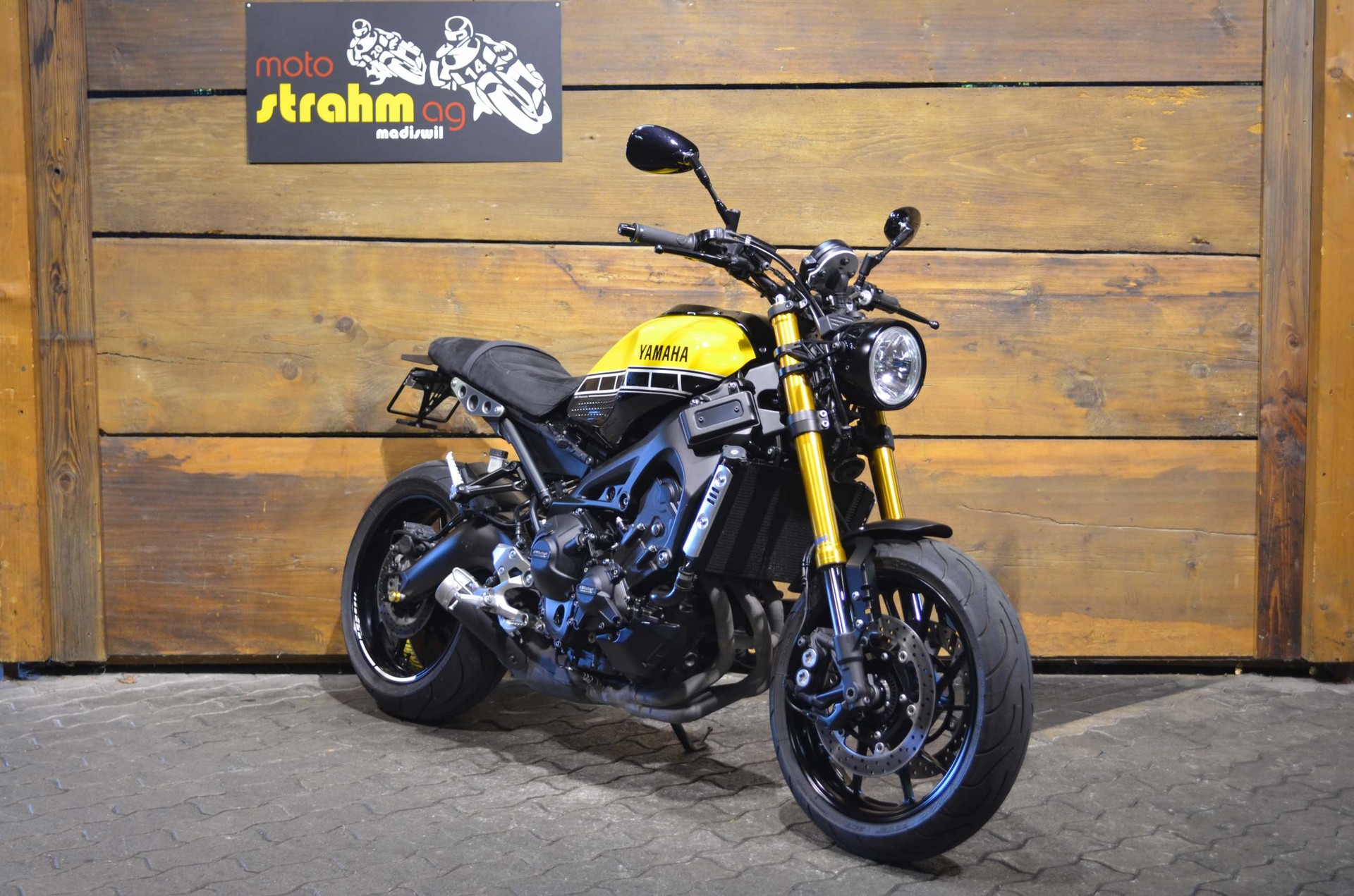 YAMAHA XSR 900 ABS Anniversary-image-0