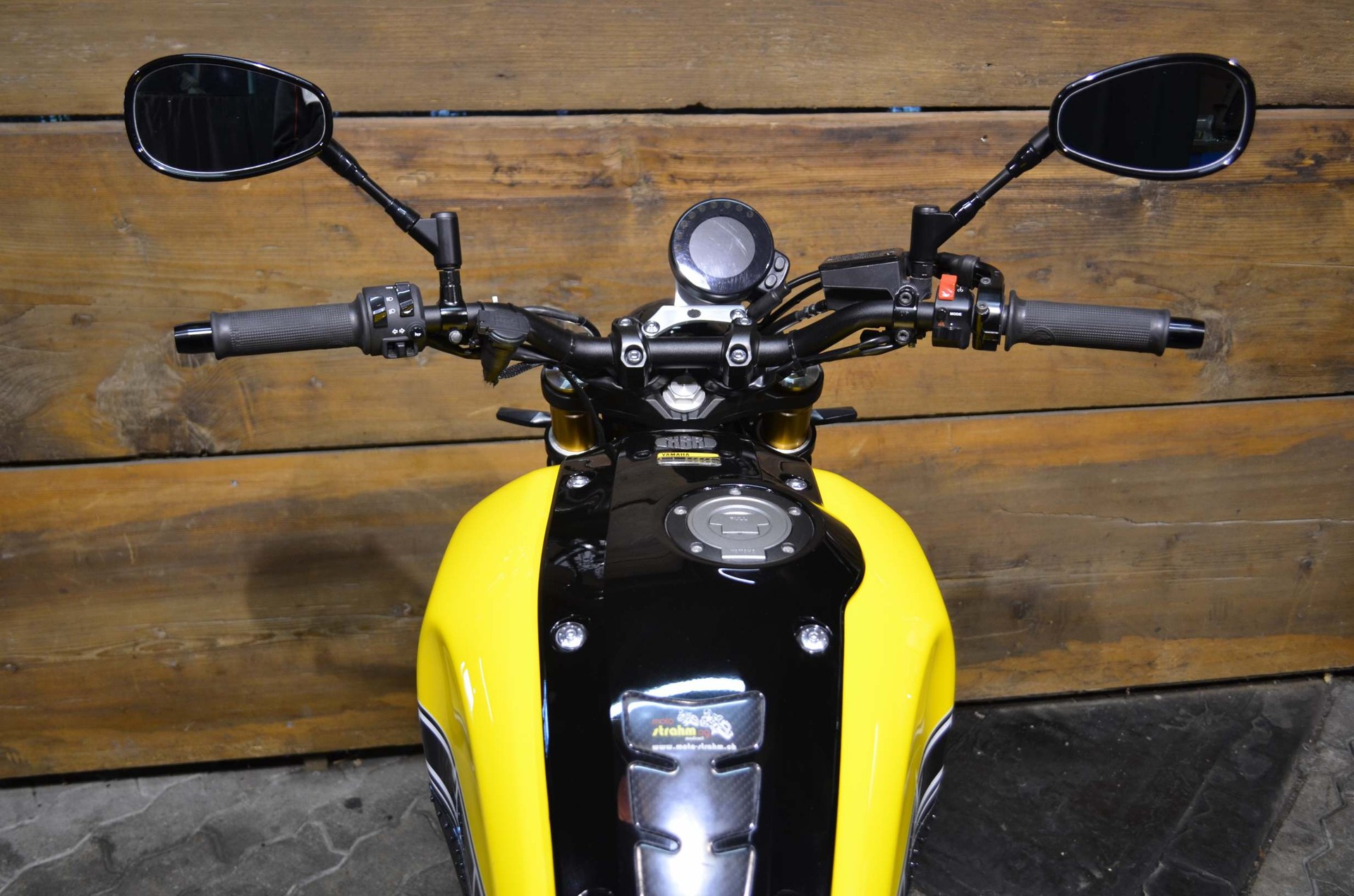 YAMAHA XSR 900 ABS Anniversary-image-2