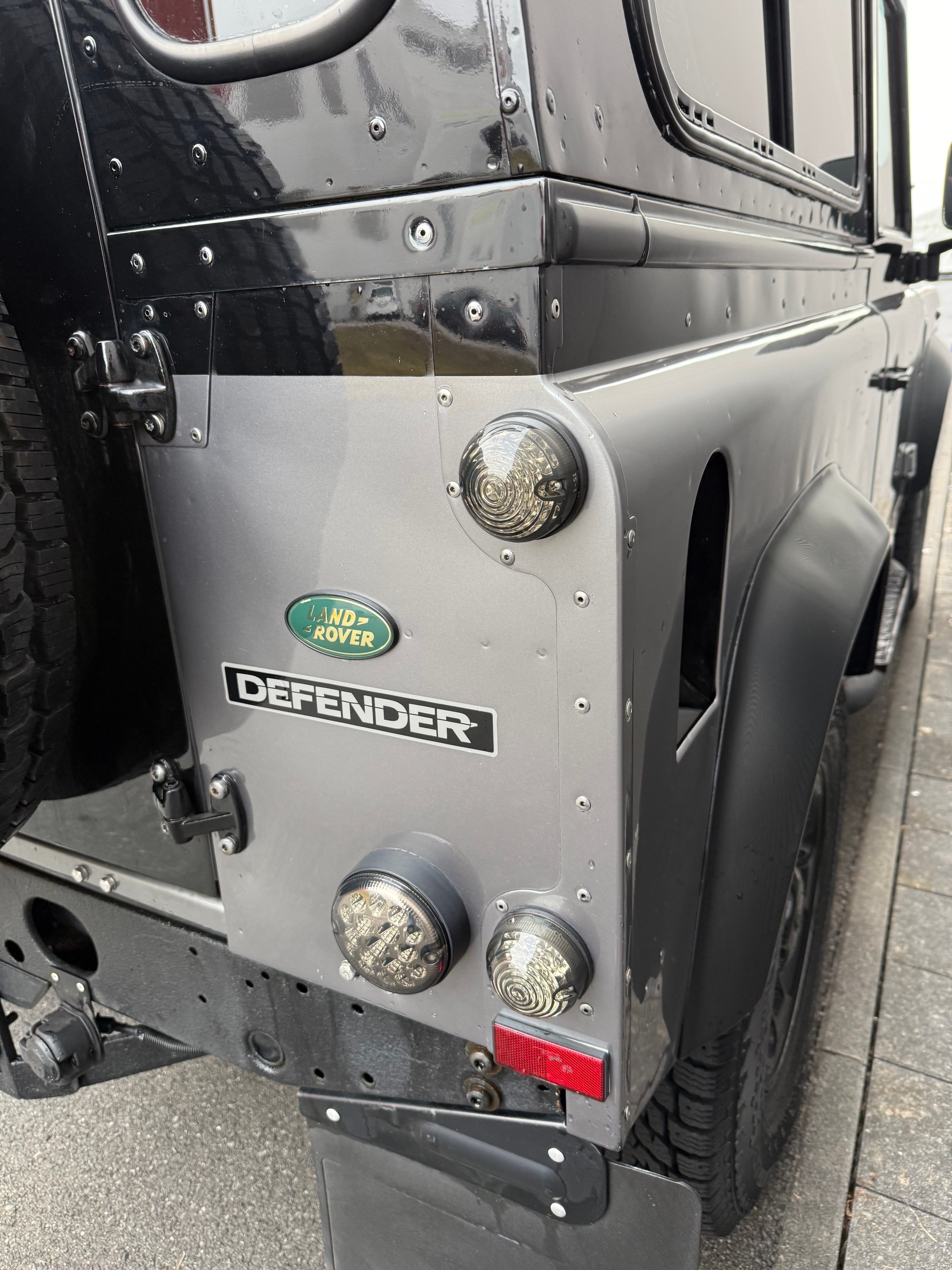 LAND ROVER Defender 90 TD4-image-15