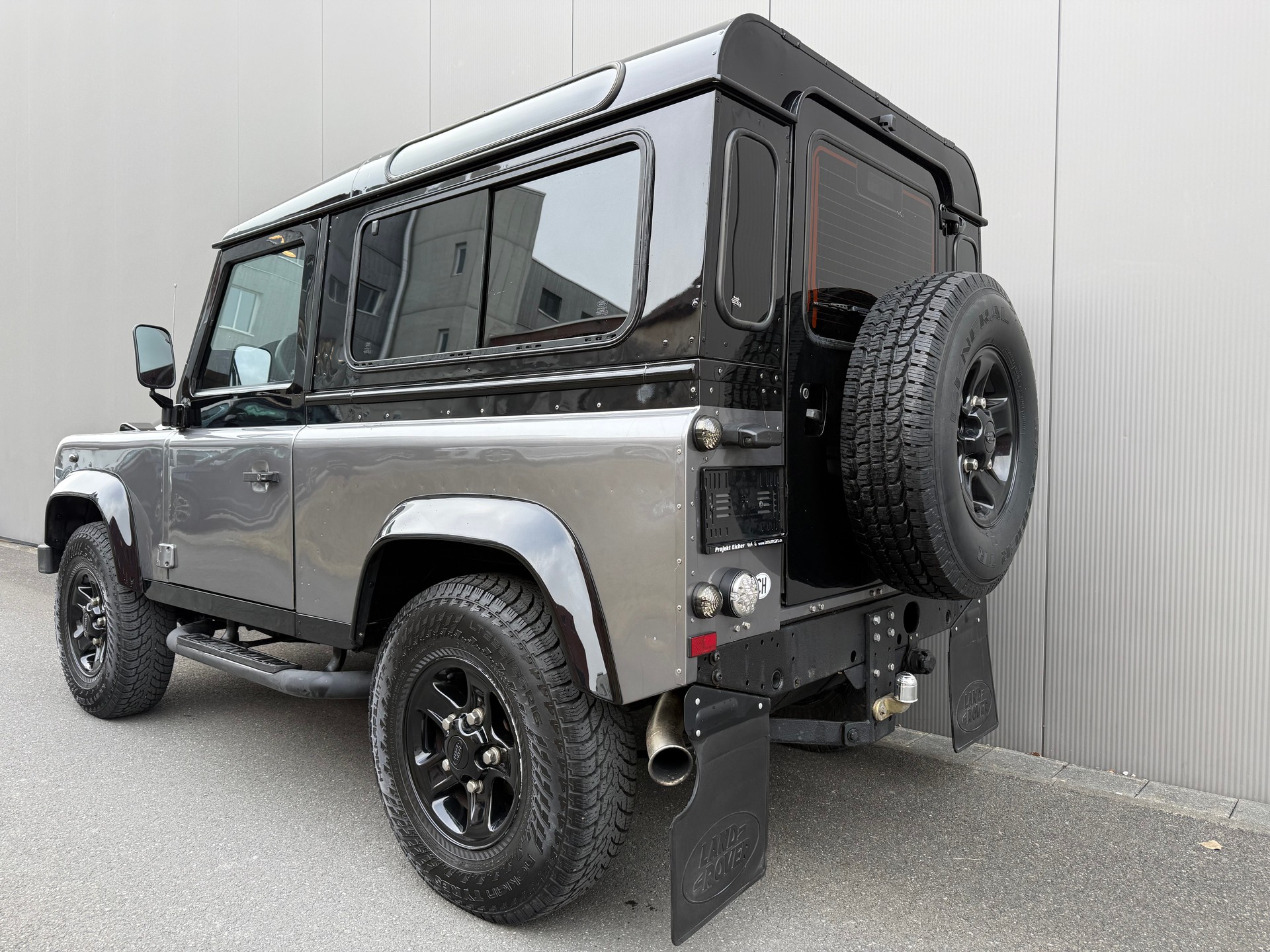 LAND ROVER Defender 90 TD4-showroom-element-2
