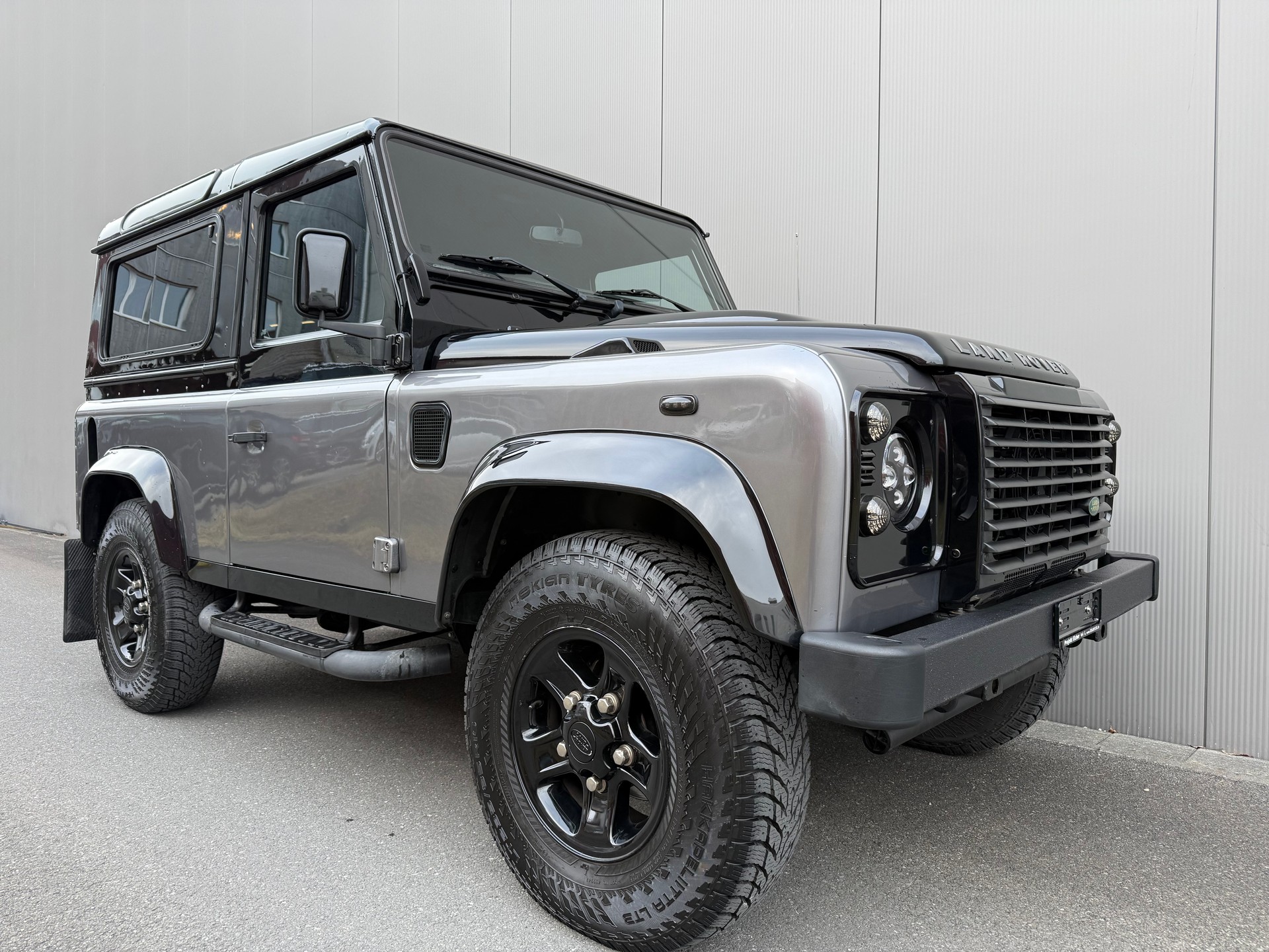 LAND ROVER Defender 90 TD4-showroom-element-3