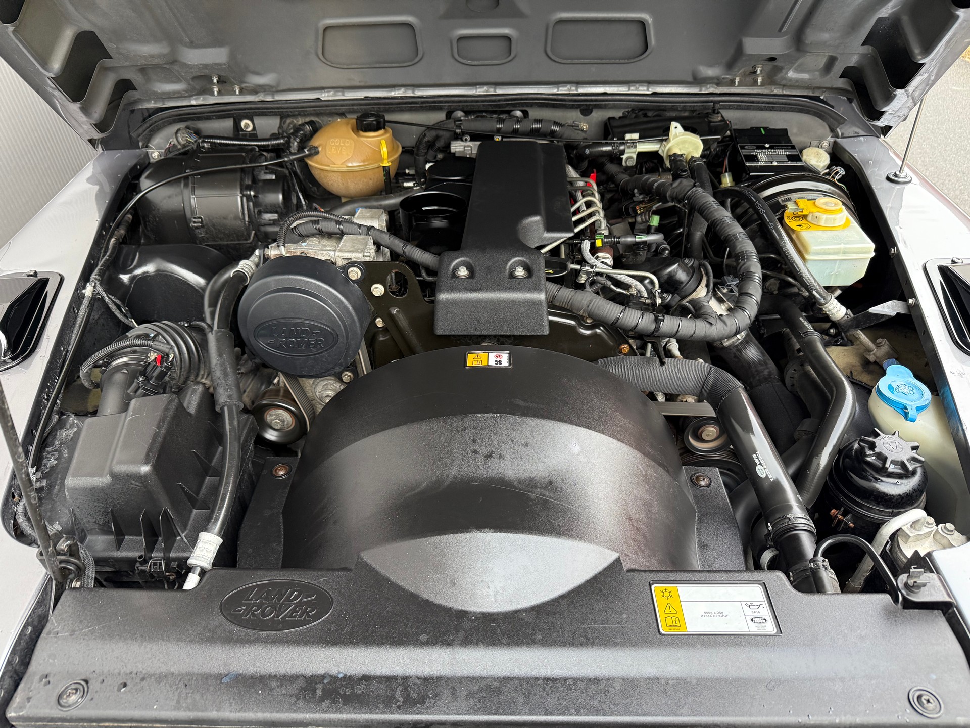 LAND ROVER Defender 90 TD4-image-11