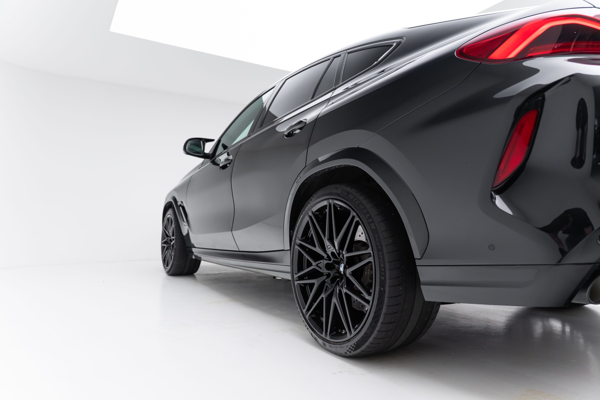 BMW X6M Steptronic M Competition-image-13