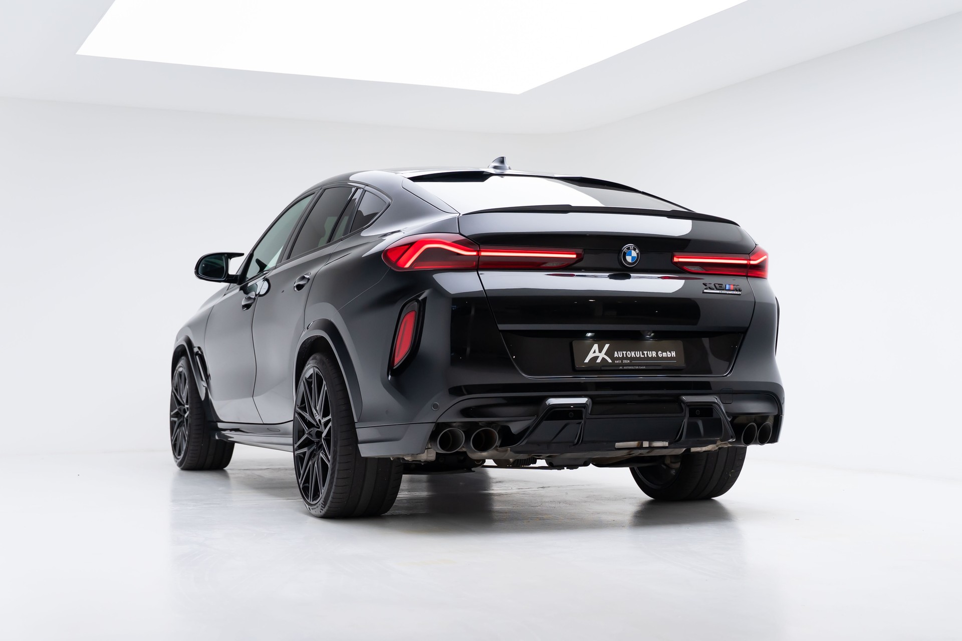 BMW X6M Steptronic M Competition-image-11