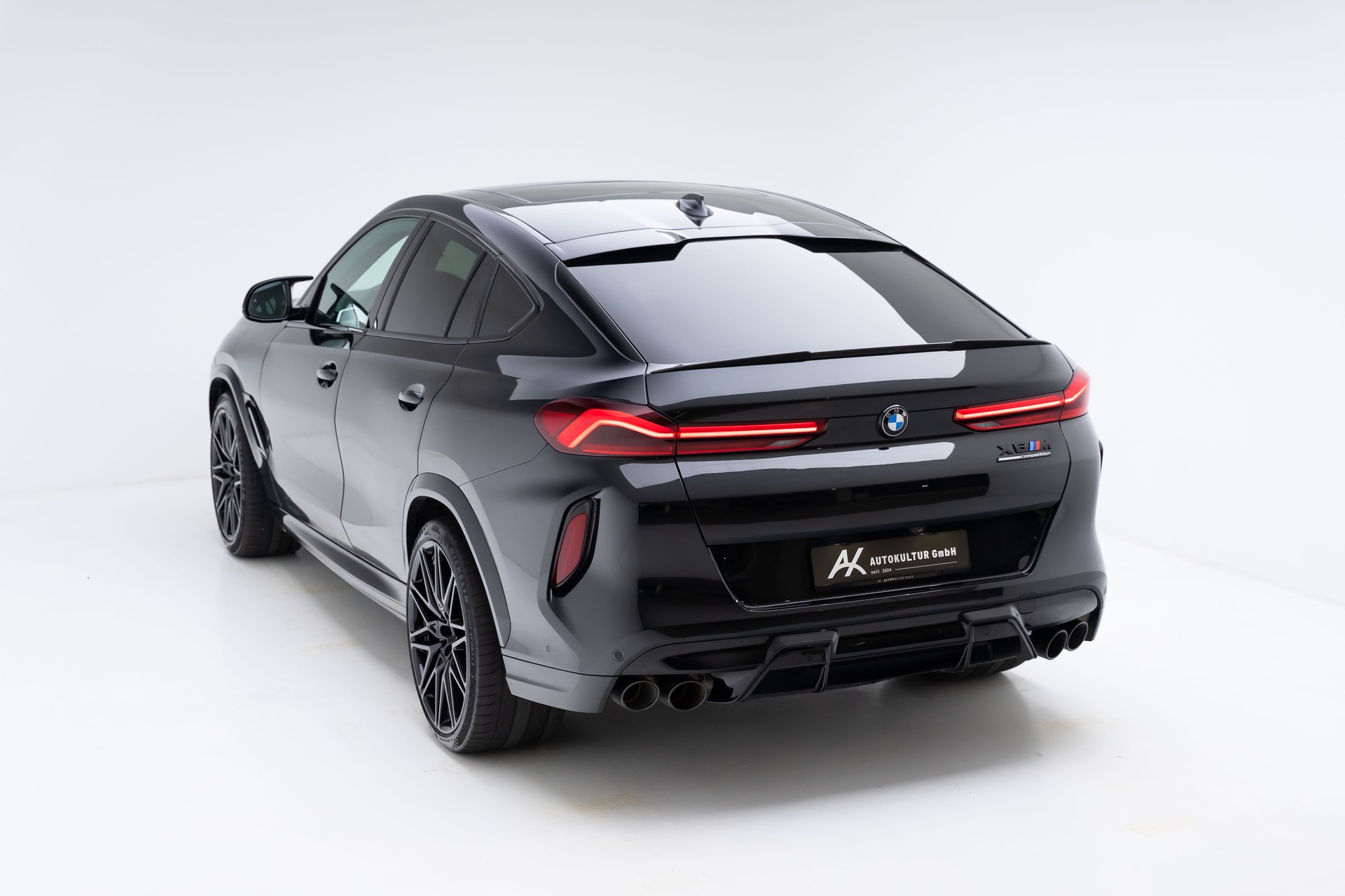 BMW X6M Steptronic M Competition-image-12