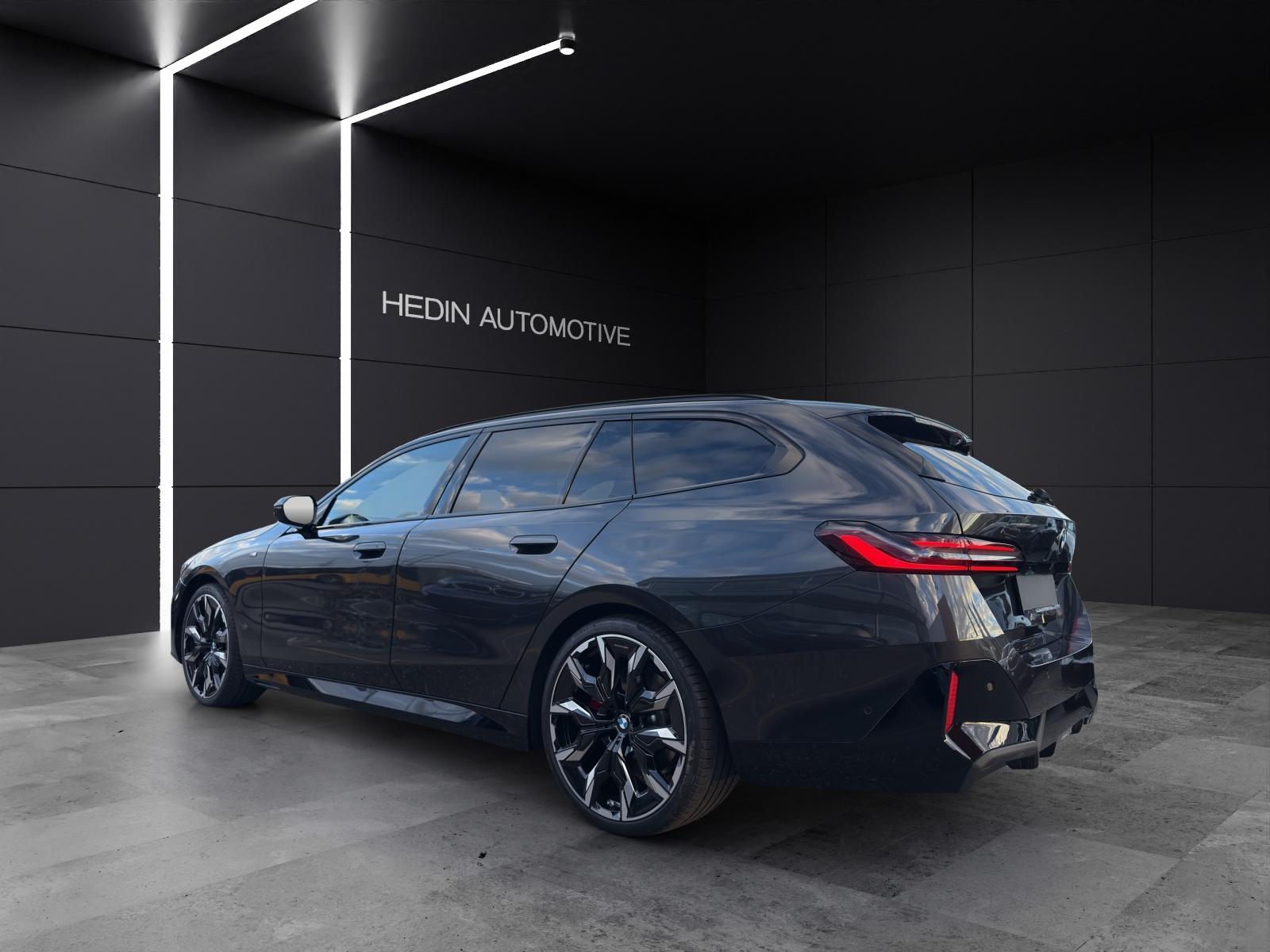 BMW 520d xDrive Touring-showroom-element-3