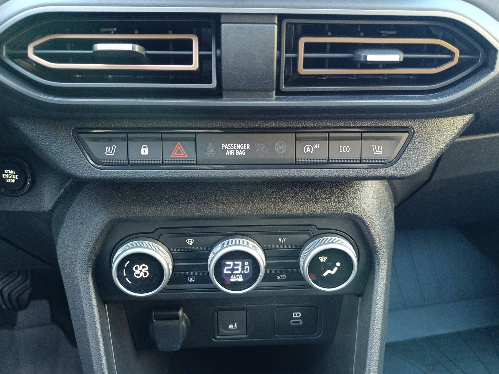 DACIA Jogger TCe 110 Extreme-image-13