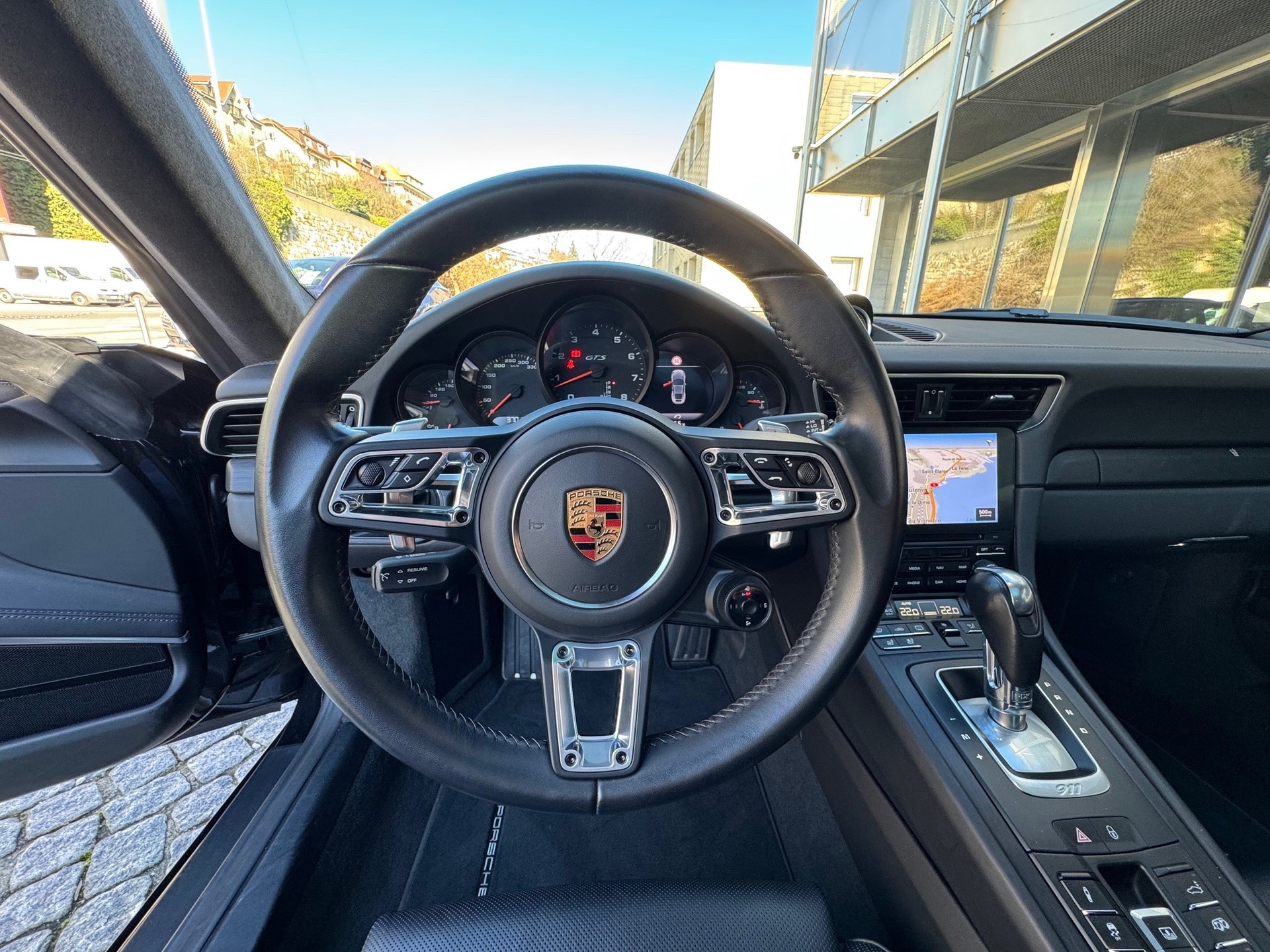 PORSCHE 911 Carrera GTS-image-5
