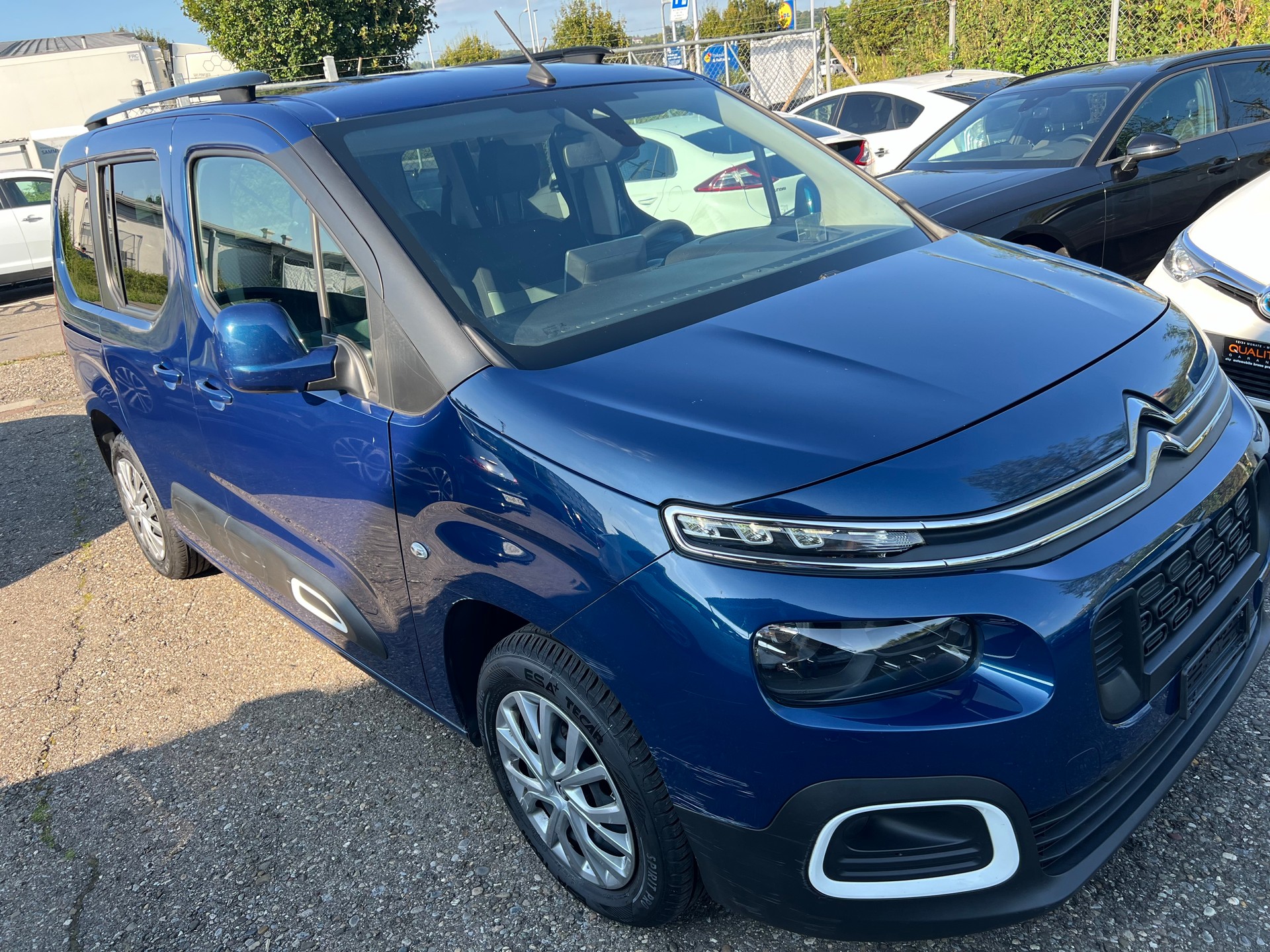 CITROEN Berlingo 1.2i PureTech Feel EAT8-image-14