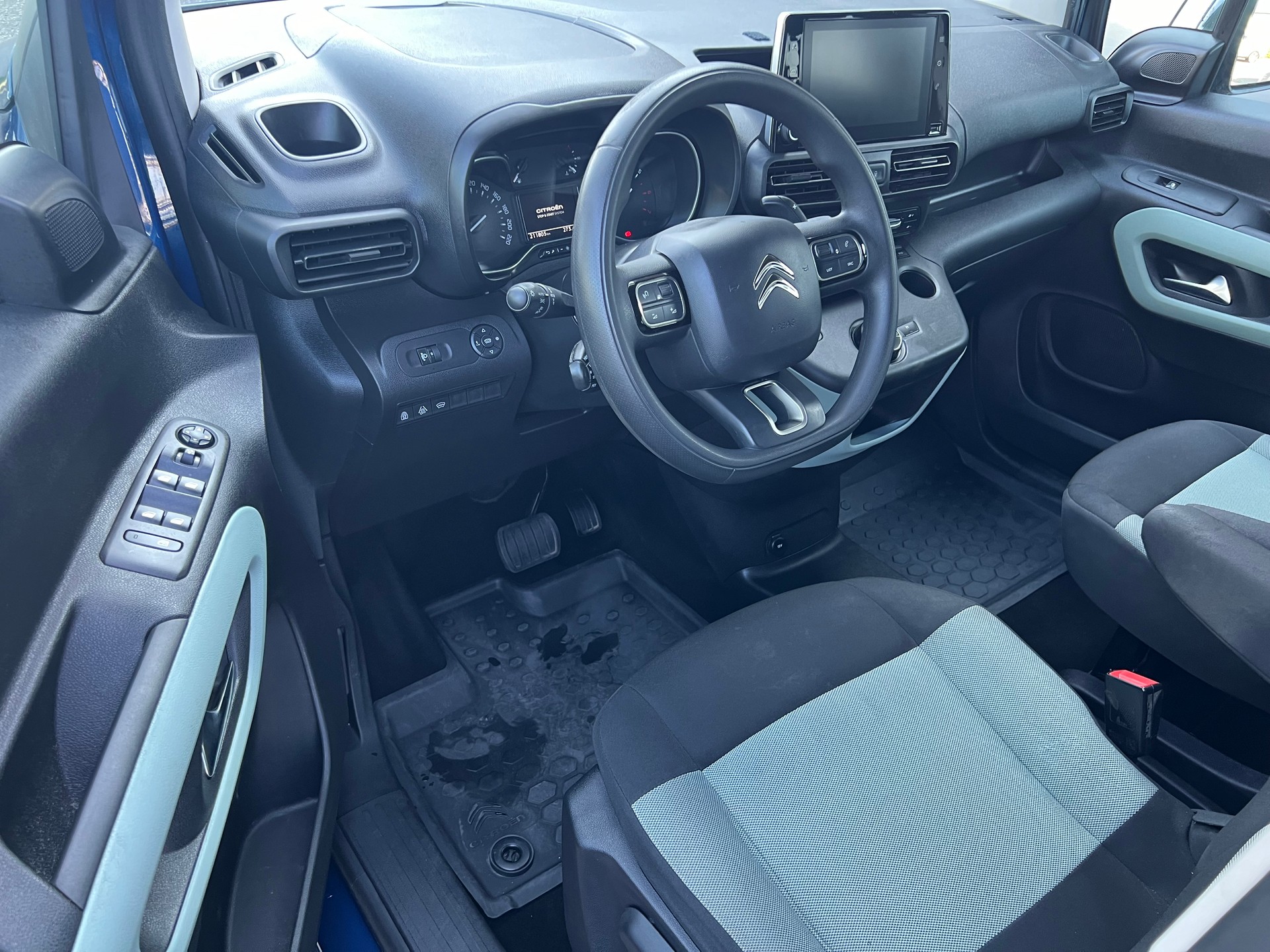 CITROEN Berlingo 1.2i PureTech Feel EAT8-image-12