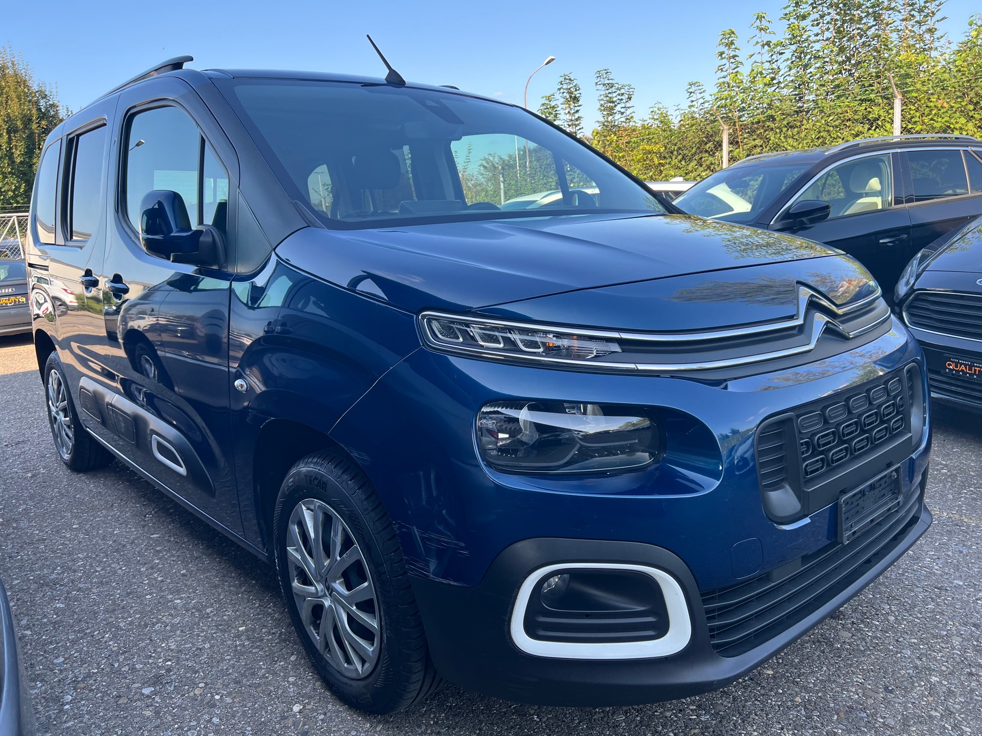 CITROEN Berlingo 1.2i PureTech Feel EAT8-image-11