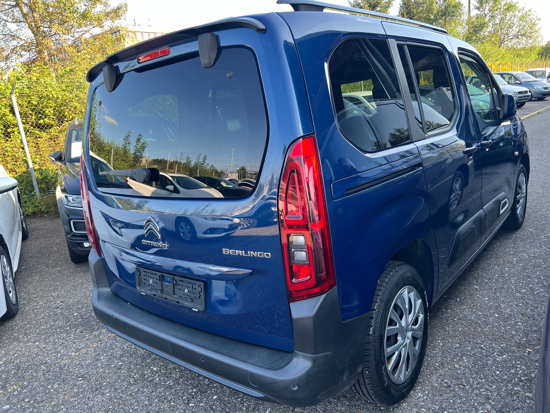 CITROEN Berlingo 1.2i PureTech Feel EAT8-image-1