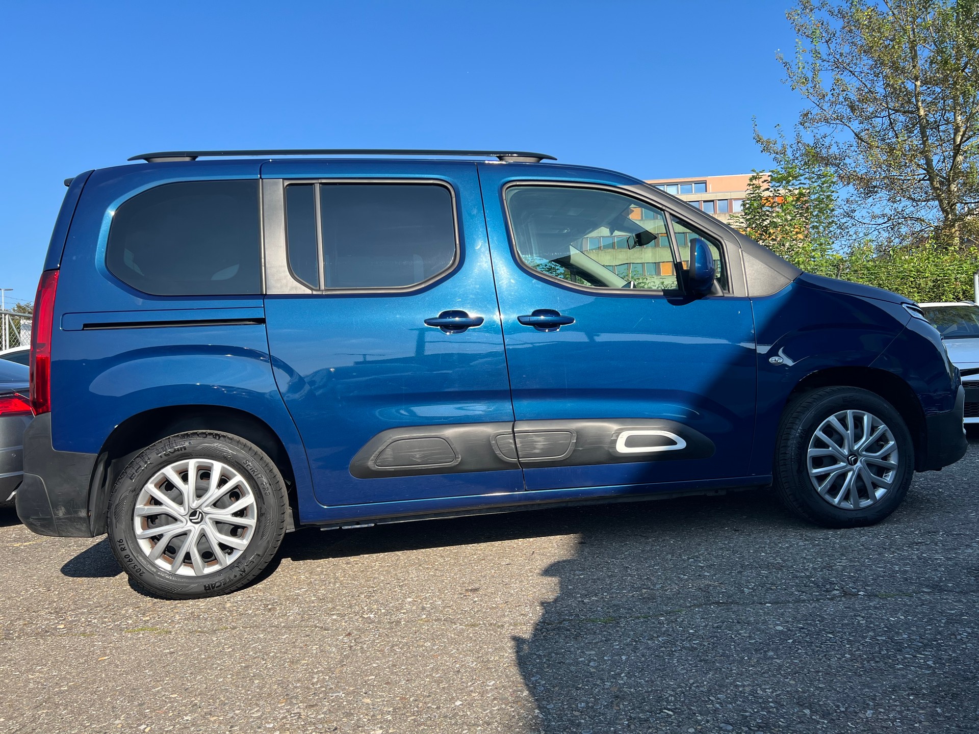 CITROEN Berlingo 1.2i PureTech Feel EAT8-image-5